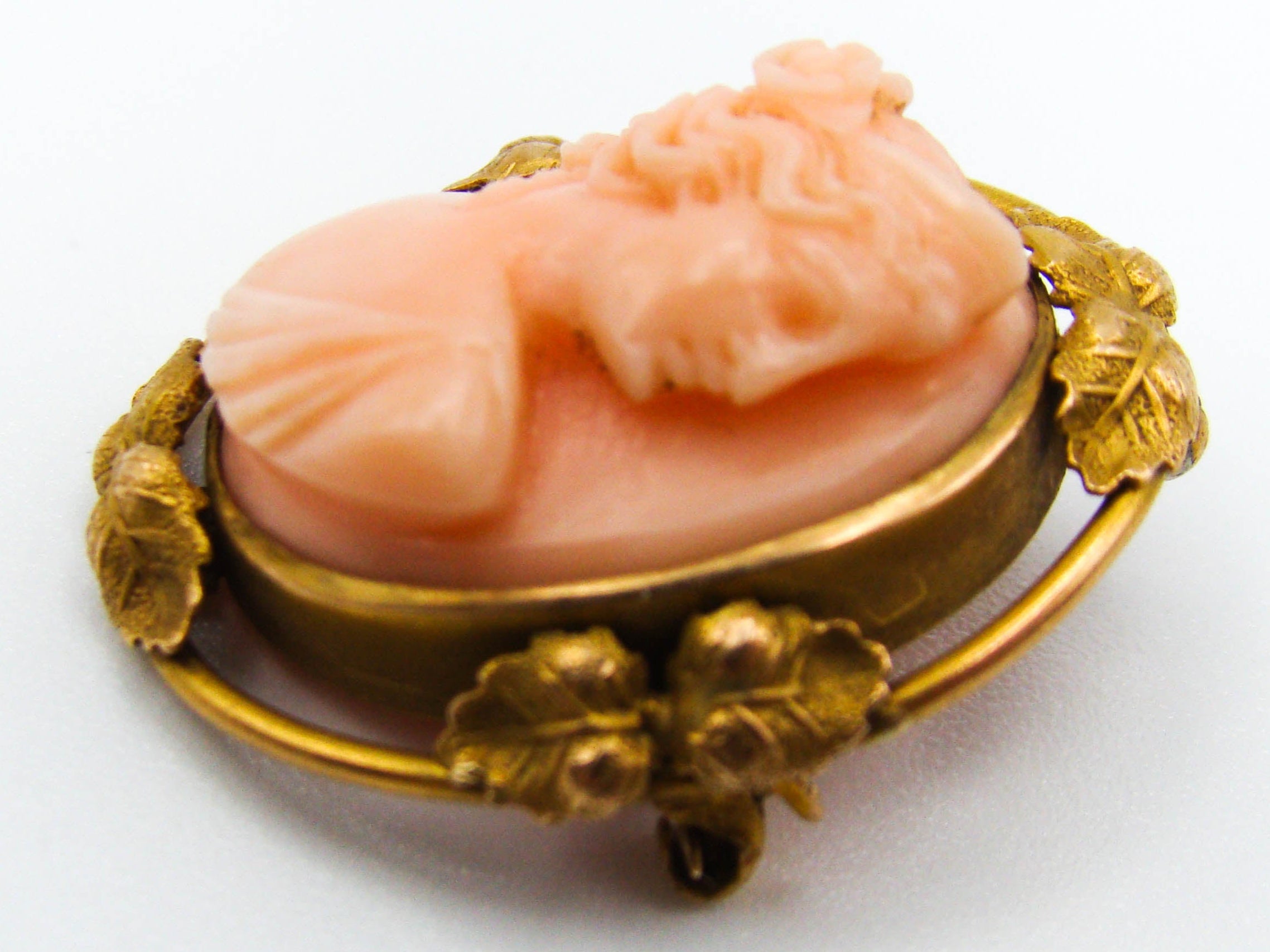 antique coral, natural coral, undyed coral, salmon coral, Italian coral, pacific coral, Sardinian Coral, sea coral, Mediterranean coral, Mediterranean brooch, Mediterranean salmon, handcarved coral, coral brooch, salmon brooch, 14 karat gold
