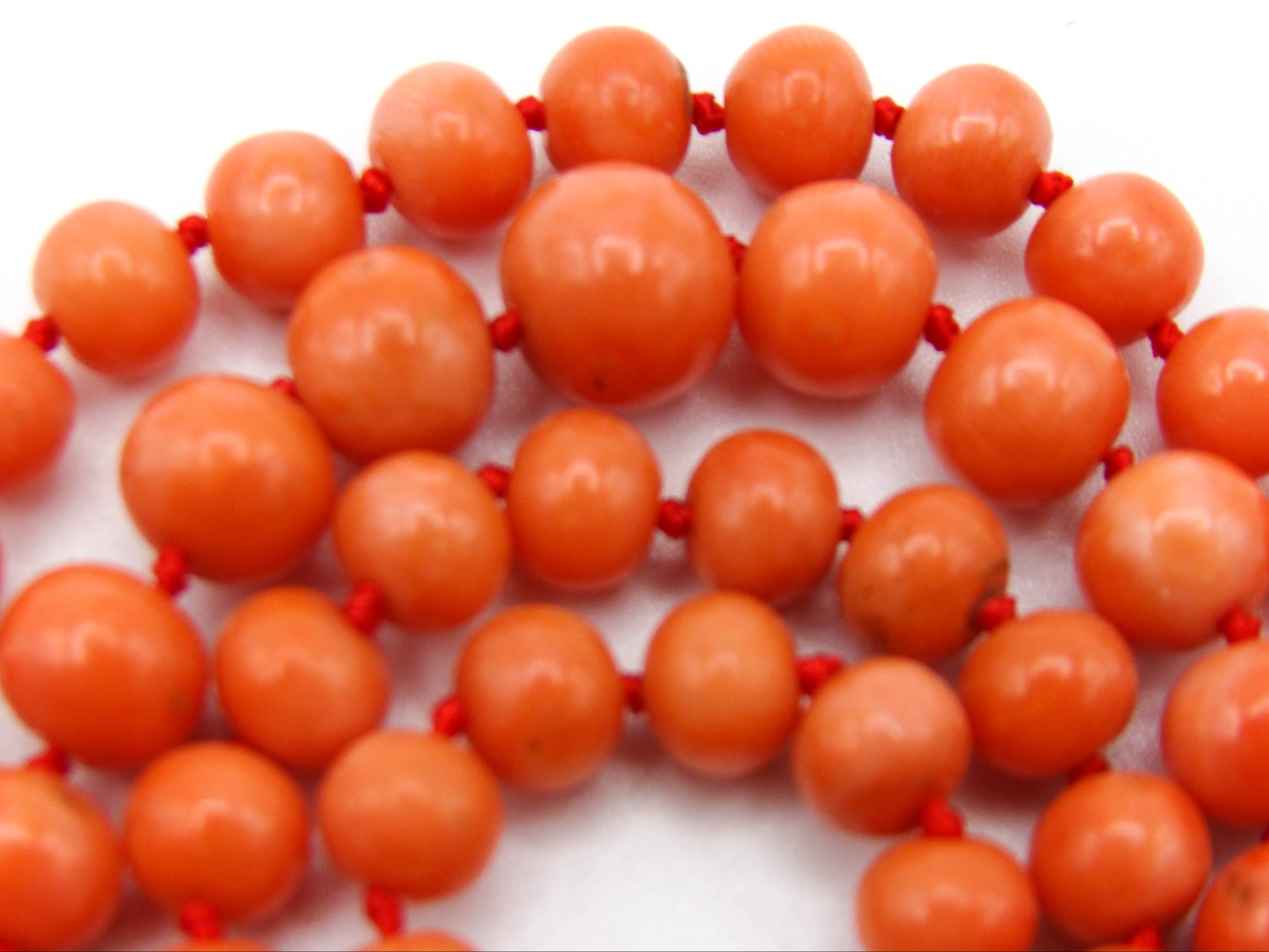 antique coral, natural coral, undyed coral, dark orange coral, Italian coral, pacific coral, Sardinian Coral, sea coral, Mediterranean coral, Mediterranean necklace, Mediterranean chain, coral necklace, handcarved coral, 14 karat gold clasp, Mediterranean orange