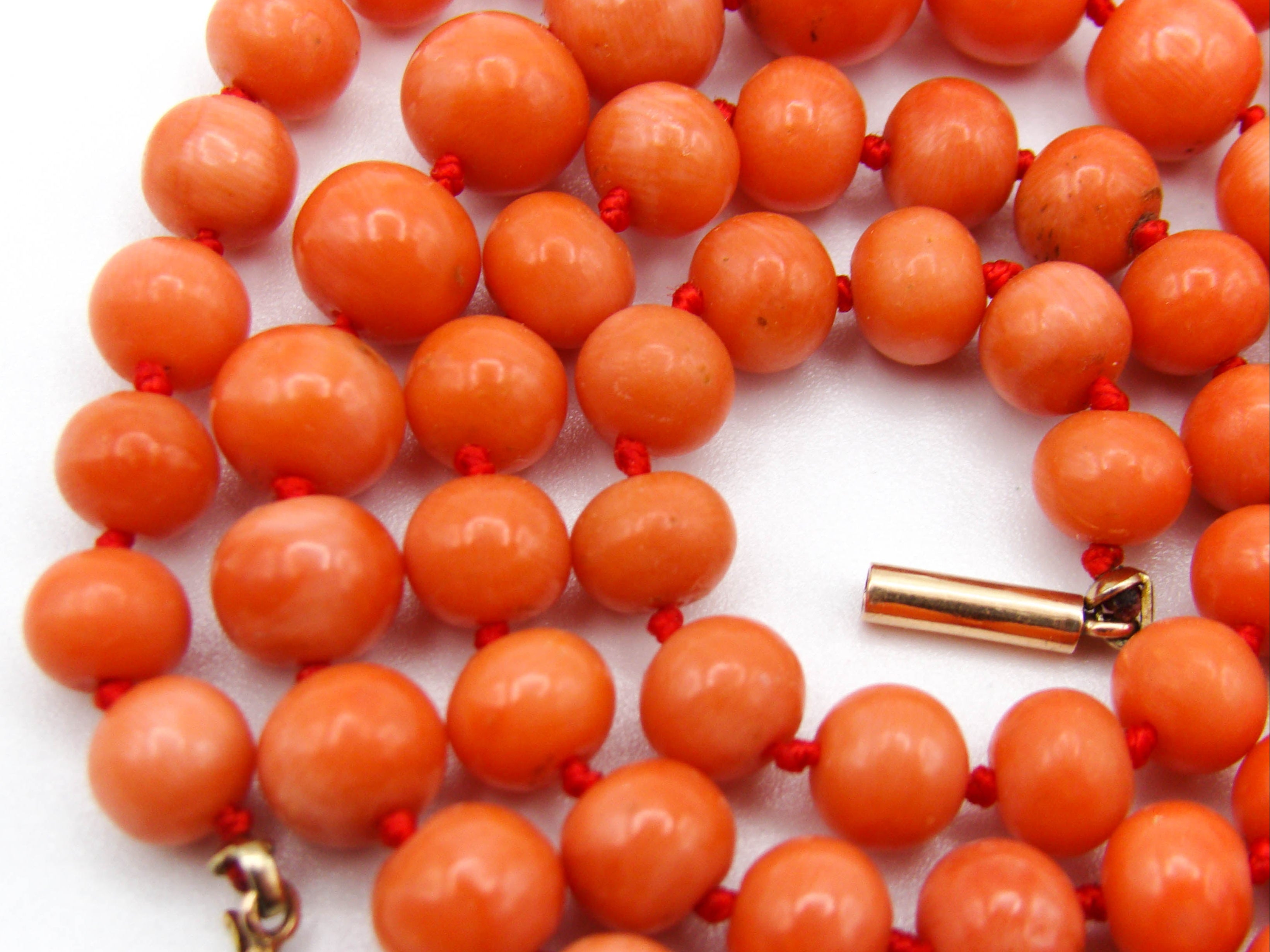 antique coral, natural coral, undyed coral, dark orange coral, Italian coral, pacific coral, Sardinian Coral, sea coral, Mediterranean coral, Mediterranean necklace, Mediterranean chain, coral necklace, handcarved coral, 14 karat gold clasp, Mediterranean orange