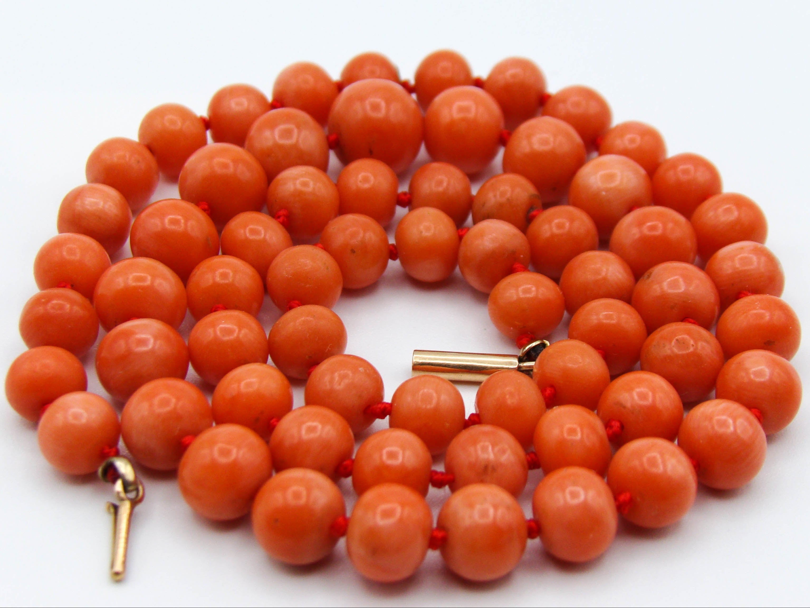 antique coral, natural coral, undyed coral, dark orange coral, Italian coral, pacific coral, Sardinian Coral, sea coral, Mediterranean coral, Mediterranean necklace, Mediterranean chain, coral necklace, handcarved coral, 14 karat gold clasp, Mediterranean orange