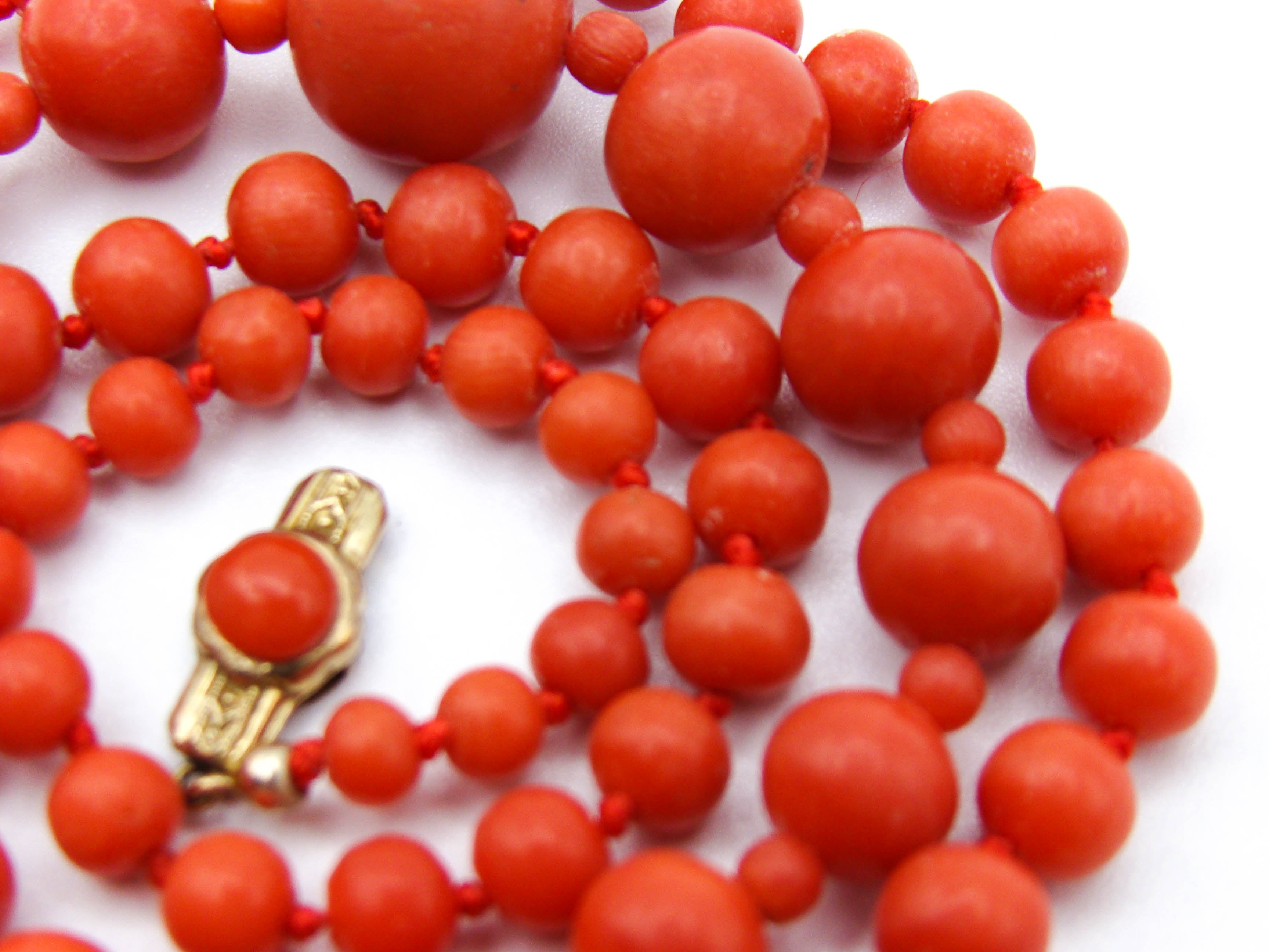 antique coral, natural coral, undyed coral, dark red coral, blood red coral, Italian coral, pacific coral, Sardinian Coral, Coral beads, Coral Rosary beads, Coral chain, Coral necklace, sea coral, aka coral, 8 karat gold clasp