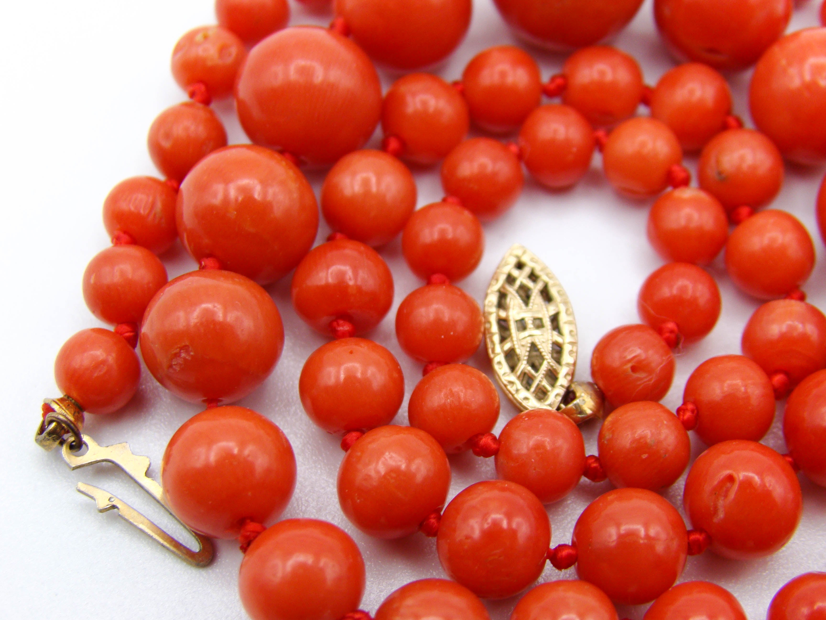 antique coral, natural coral, undyed coral, dark red coral, blood red coral, Italian coral, pacific coral, Sardinian Coral, Coral beads, Coral Rosary beads, Coral chain, Coral necklace, sea coral, aka coral, 14 karat gold clasp
