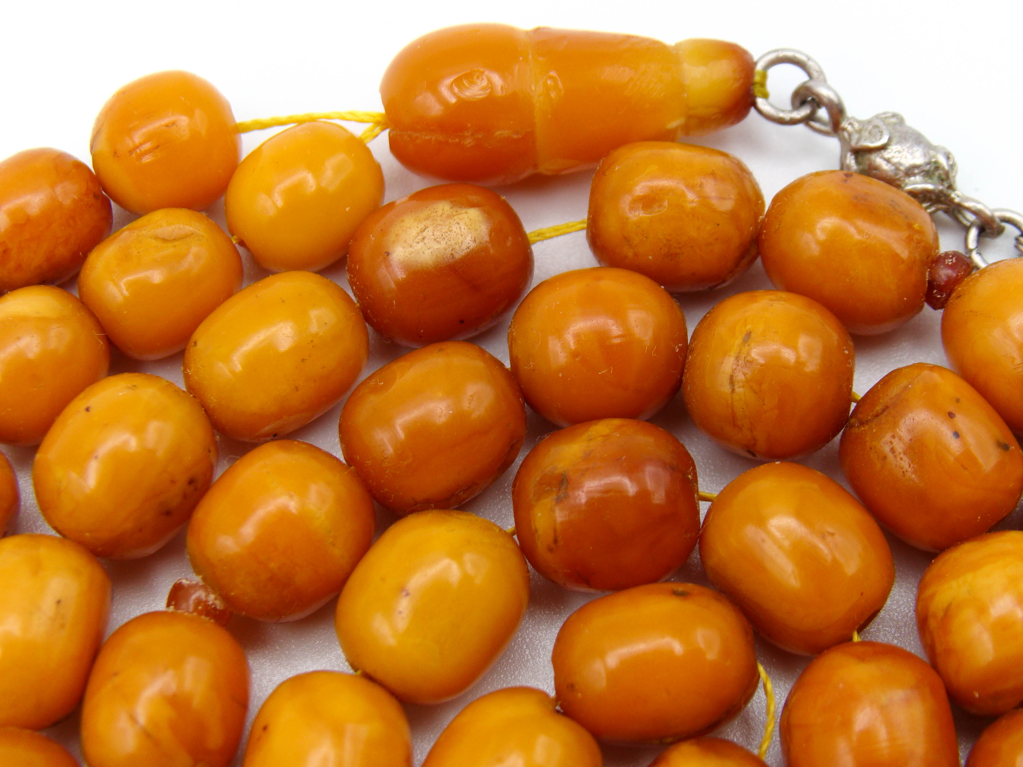 baltic amber, amber, antique, amber beads, egg Yolk, amber chain, Rosary beads, مسبحة, Masbaha, Muslim prayer beads حبيت الدورة ,العنبر الهندى