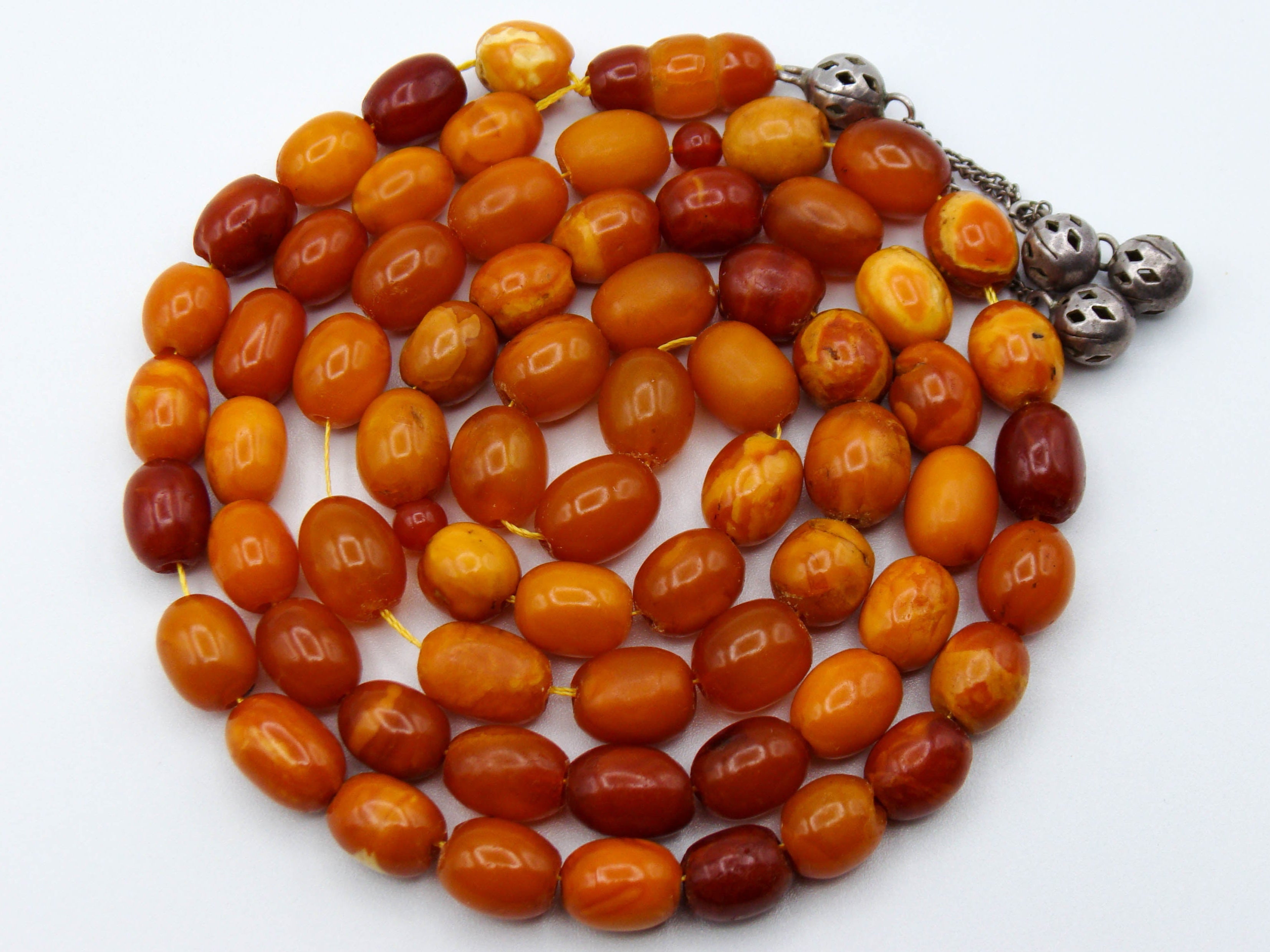 baltic amber, amber, antique, amber beads, egg Yolk, amber chain, Rosary beads, مسبحة, Masbaha, Muslim prayer beads حبيت الدورة ,العنبر الهندى