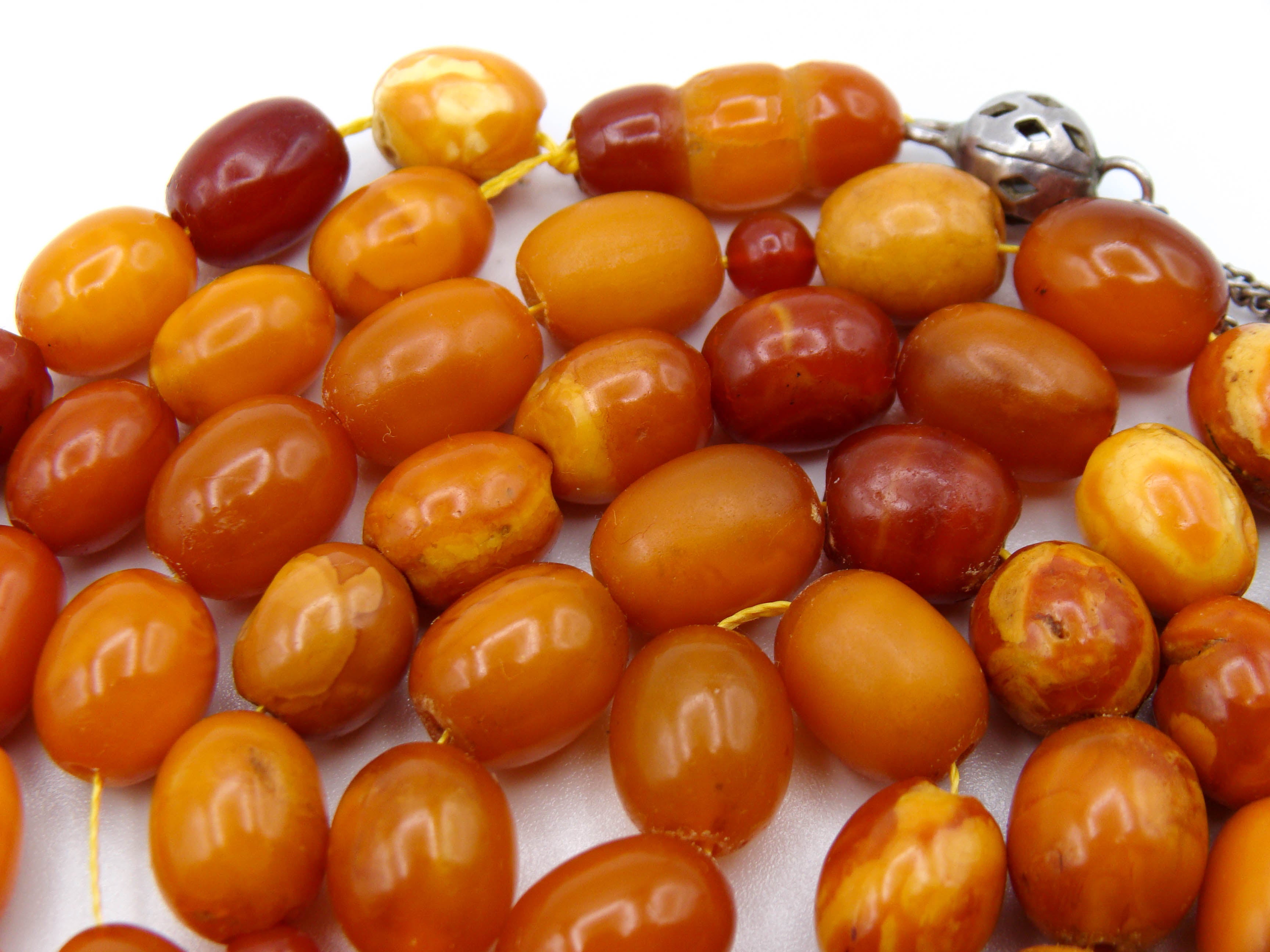 baltic amber, amber, antique, amber beads, egg Yolk, amber chain, Rosary beads, مسبحة, Masbaha, Muslim prayer beads حبيت الدورة ,العنبر الهندى