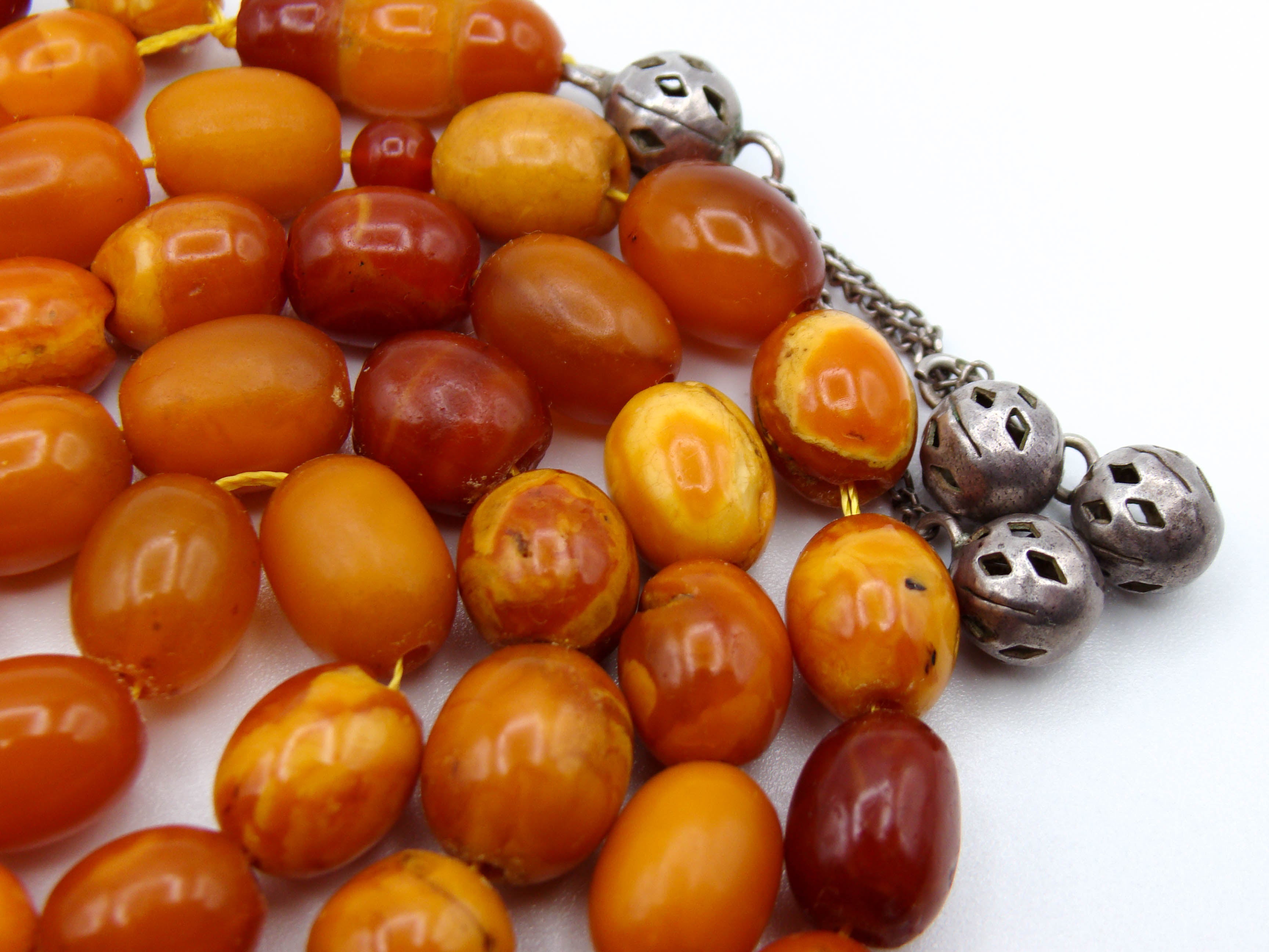 baltic amber, amber, antique, amber beads, egg Yolk, amber chain, Rosary beads, مسبحة, Masbaha, Muslim prayer beads حبيت الدورة ,العنبر الهندى