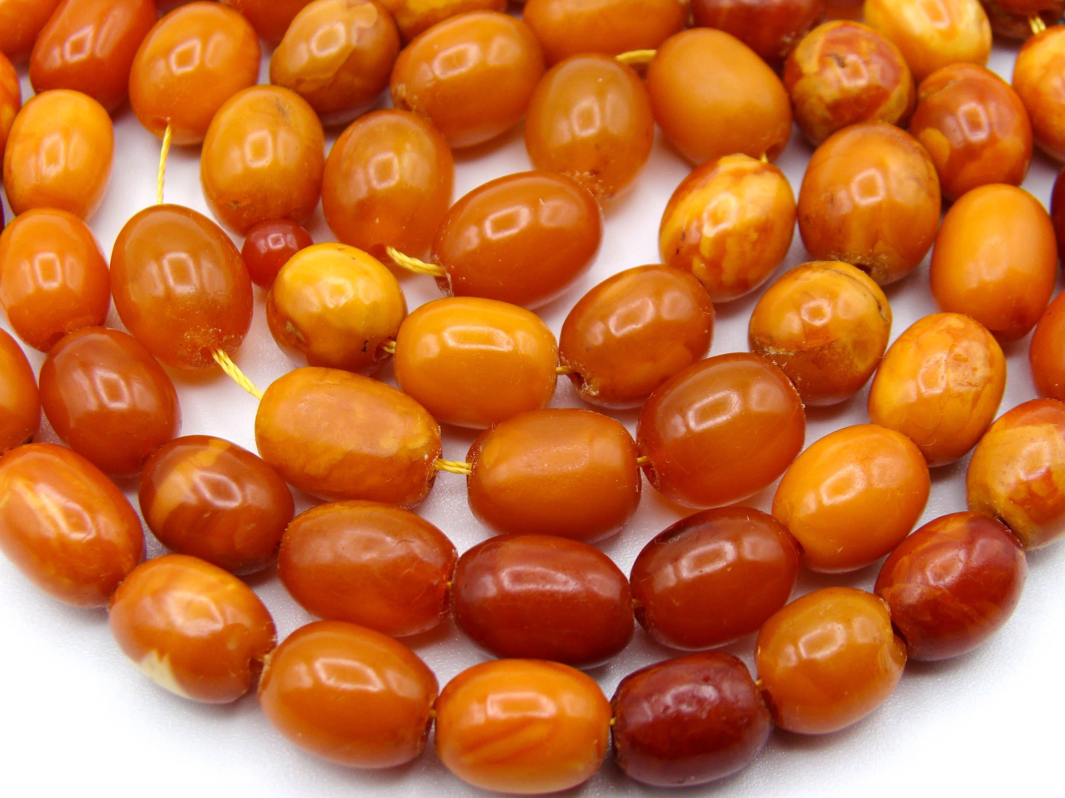 baltic amber, amber, antique, amber beads, egg Yolk, amber chain, Rosary beads, مسبحة, Masbaha, Muslim prayer beads حبيت الدورة ,العنبر الهندى