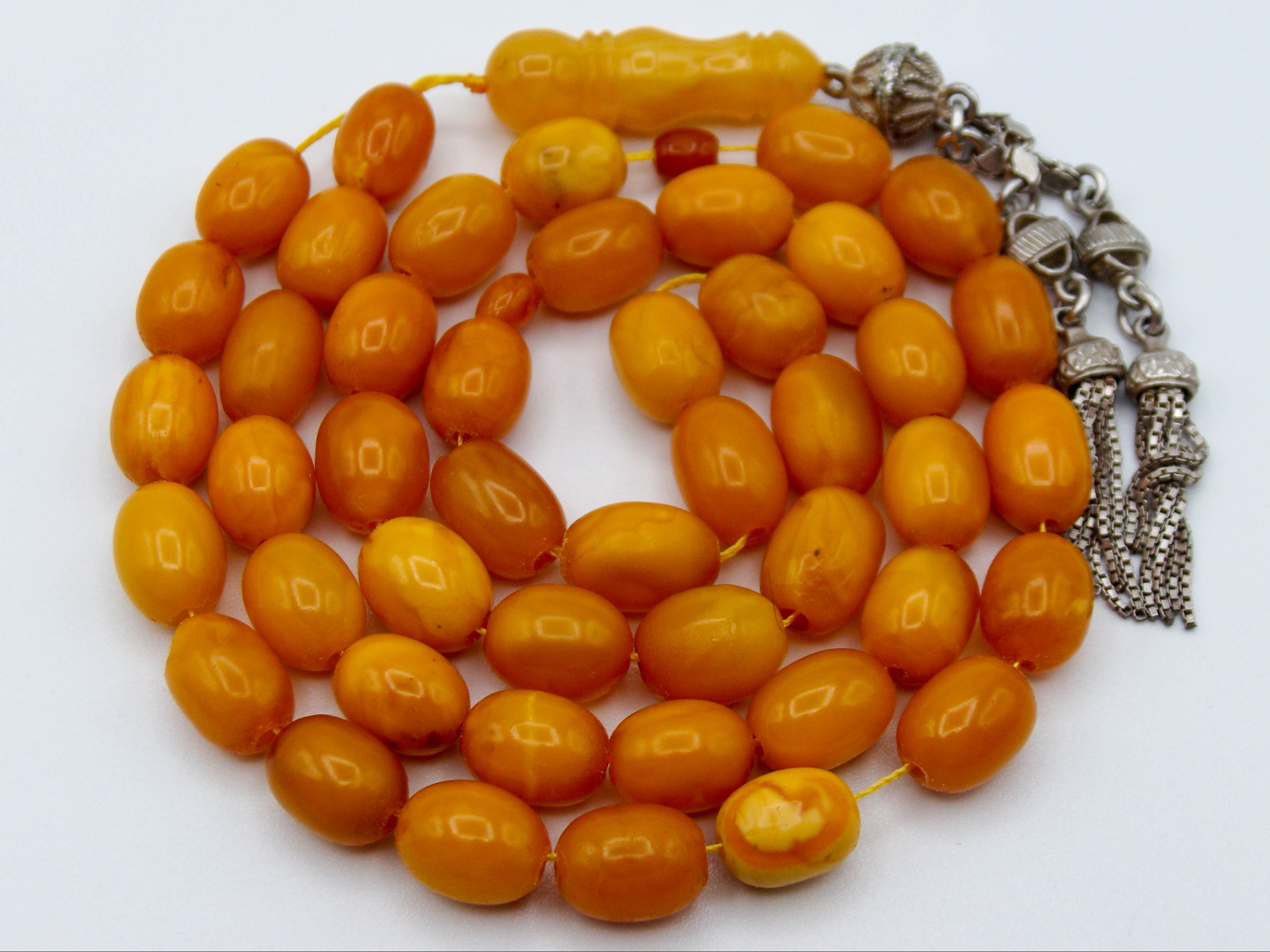 baltic amber, amber, antique, amber beads, egg Yolk, amber chain, Rosary beads, مسبحة, Masbaha, Muslim prayer beads حبيت الدورة ,العنبر الهندى