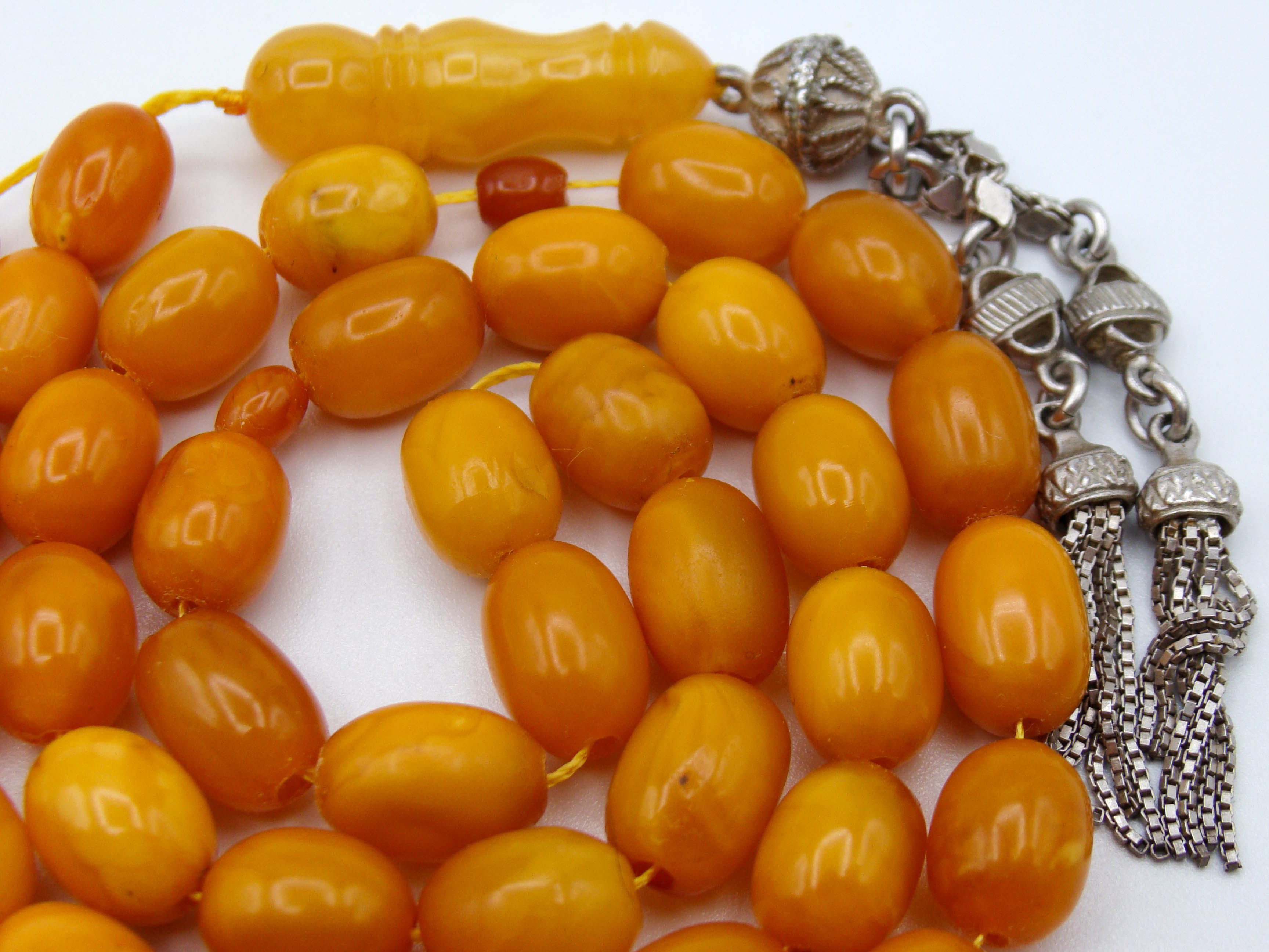 baltic amber, amber, antique, amber beads, egg Yolk, amber chain, Rosary beads, مسبحة, Masbaha, Muslim prayer beads حبيت الدورة ,العنبر الهندى