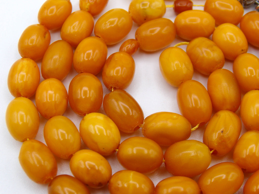 baltic amber, amber, antique, amber beads, egg Yolk, amber chain, Rosary beads, مسبحة, Masbaha, Muslim prayer beads حبيت الدورة ,العنبر الهندى