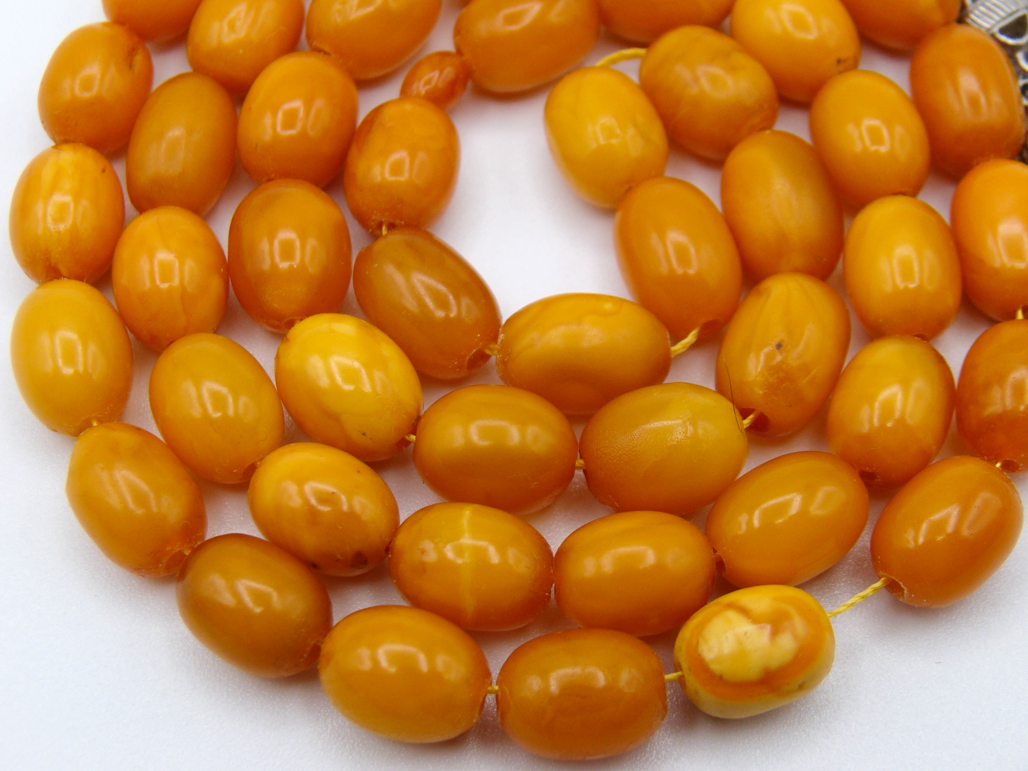 baltic amber, amber, antique, amber beads, egg Yolk, amber chain, Rosary beads, مسبحة, Masbaha, Muslim prayer beads حبيت الدورة ,العنبر الهندى