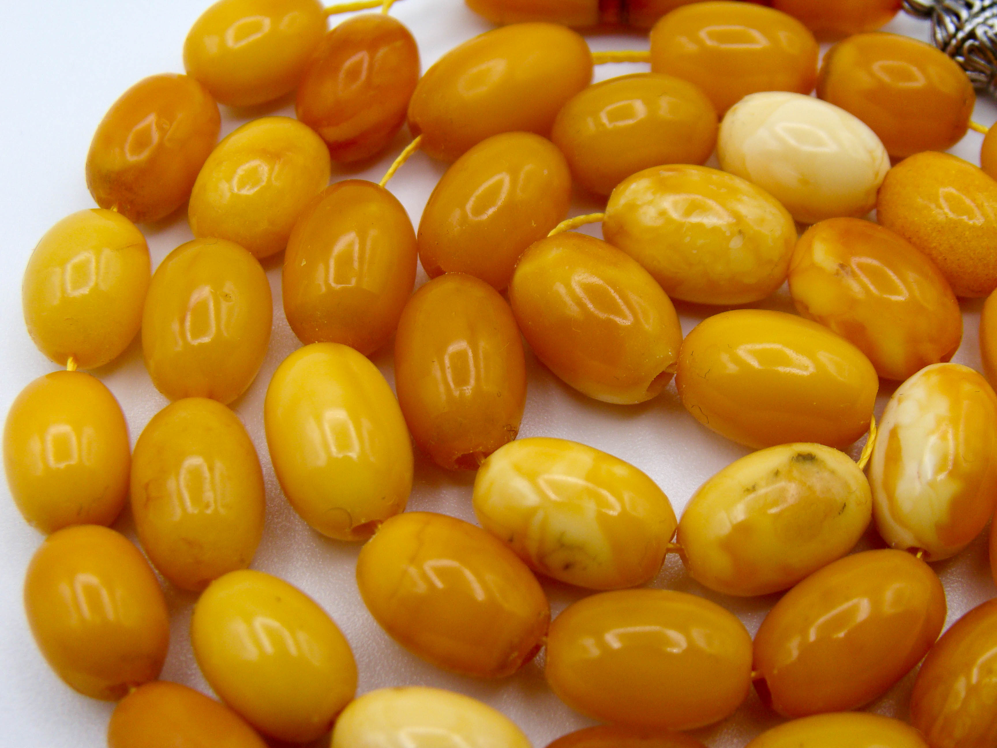 baltic amber, amber, antique, amber beads, egg Yolk, amber chain, Rosary beads, مسبحة, Masbaha, Muslim prayer beads حبيت الدورة ,العنبر الهندى
