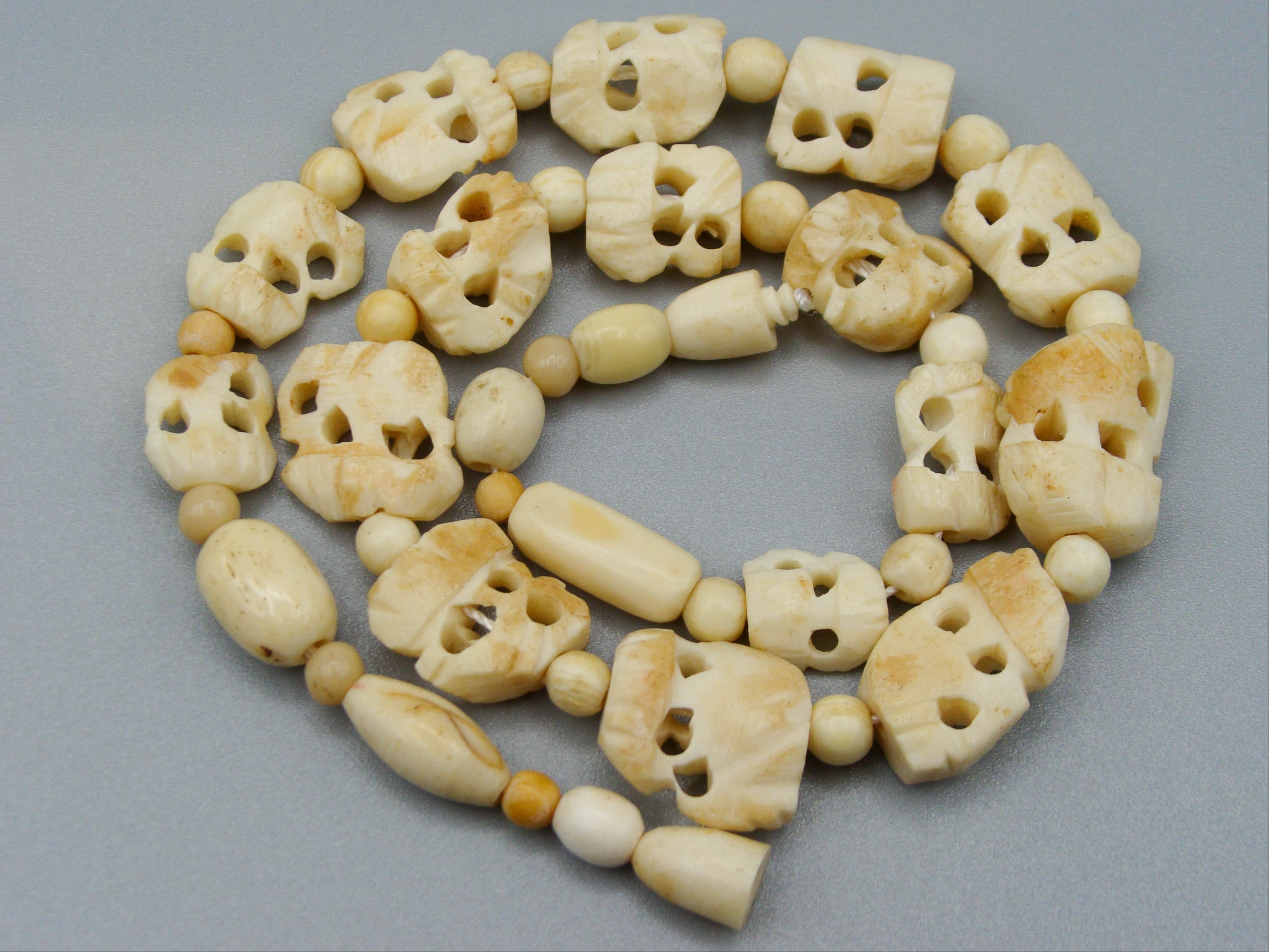 Antique Ivory, Natural Ivory, Ivory Necklace, Mediterranean Ivory, handcarved Ivory, Asien Ivory, Elephant Ivory