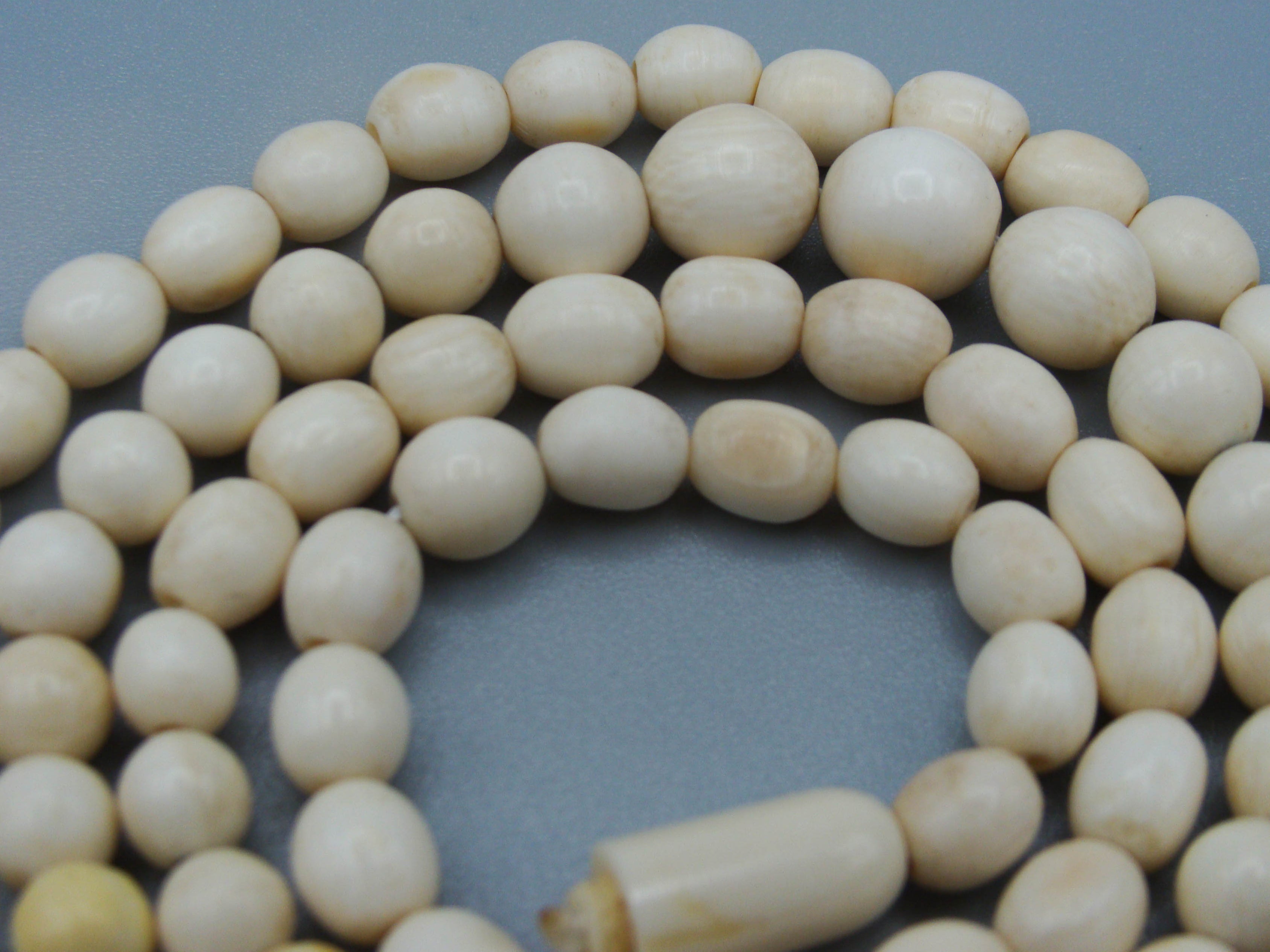 Antique Ivory, Natural Ivory, Elephant Ivory, Ivory necklace, Mediterranean Ivory, handcarved bone, Asien Ivory