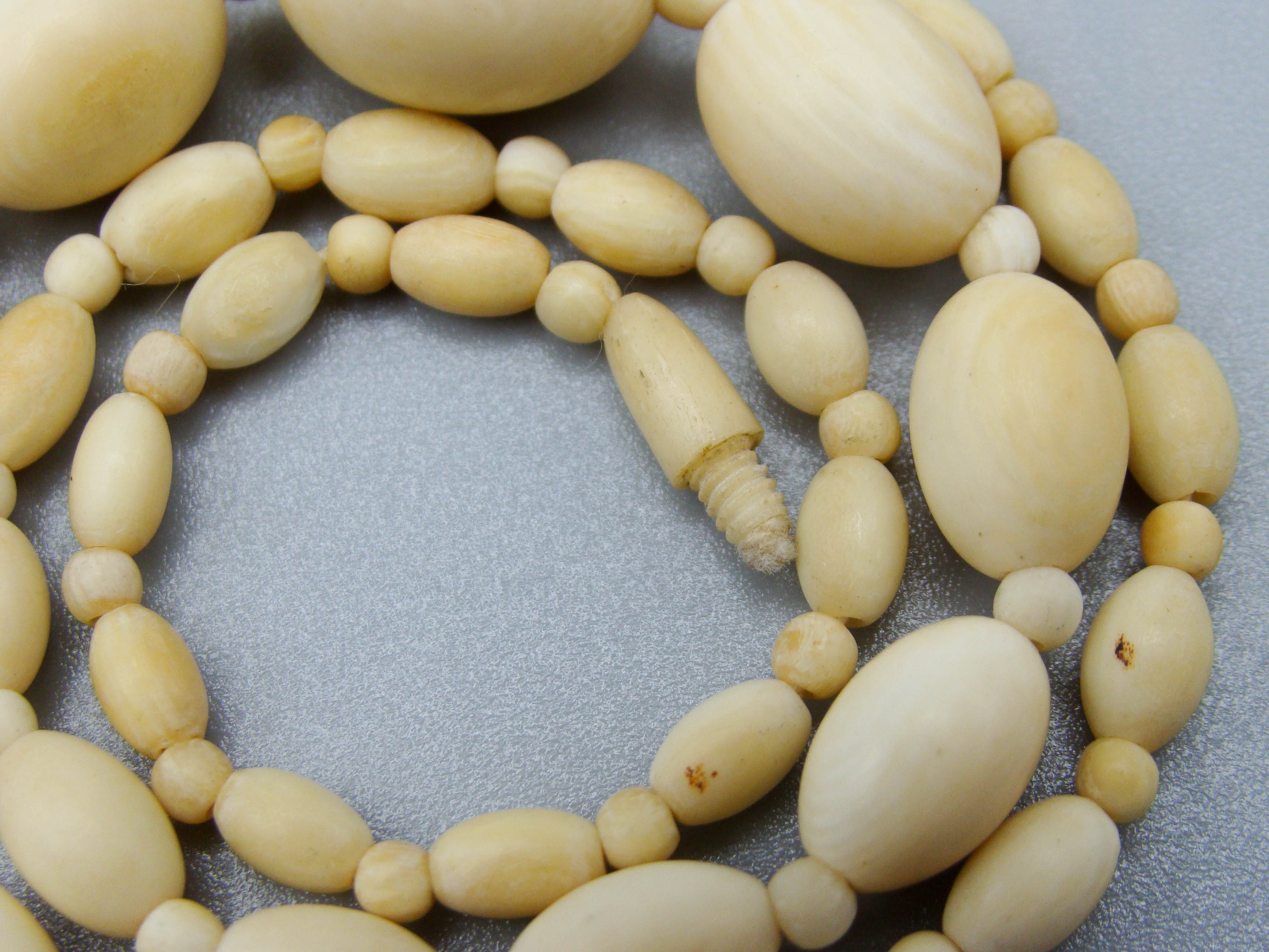 Antique Ivory, Natural Ivory, Ivory Necklace, Mediterranean Ivory, handcarved Ivory, Asien Ivory, Elephant Ivory