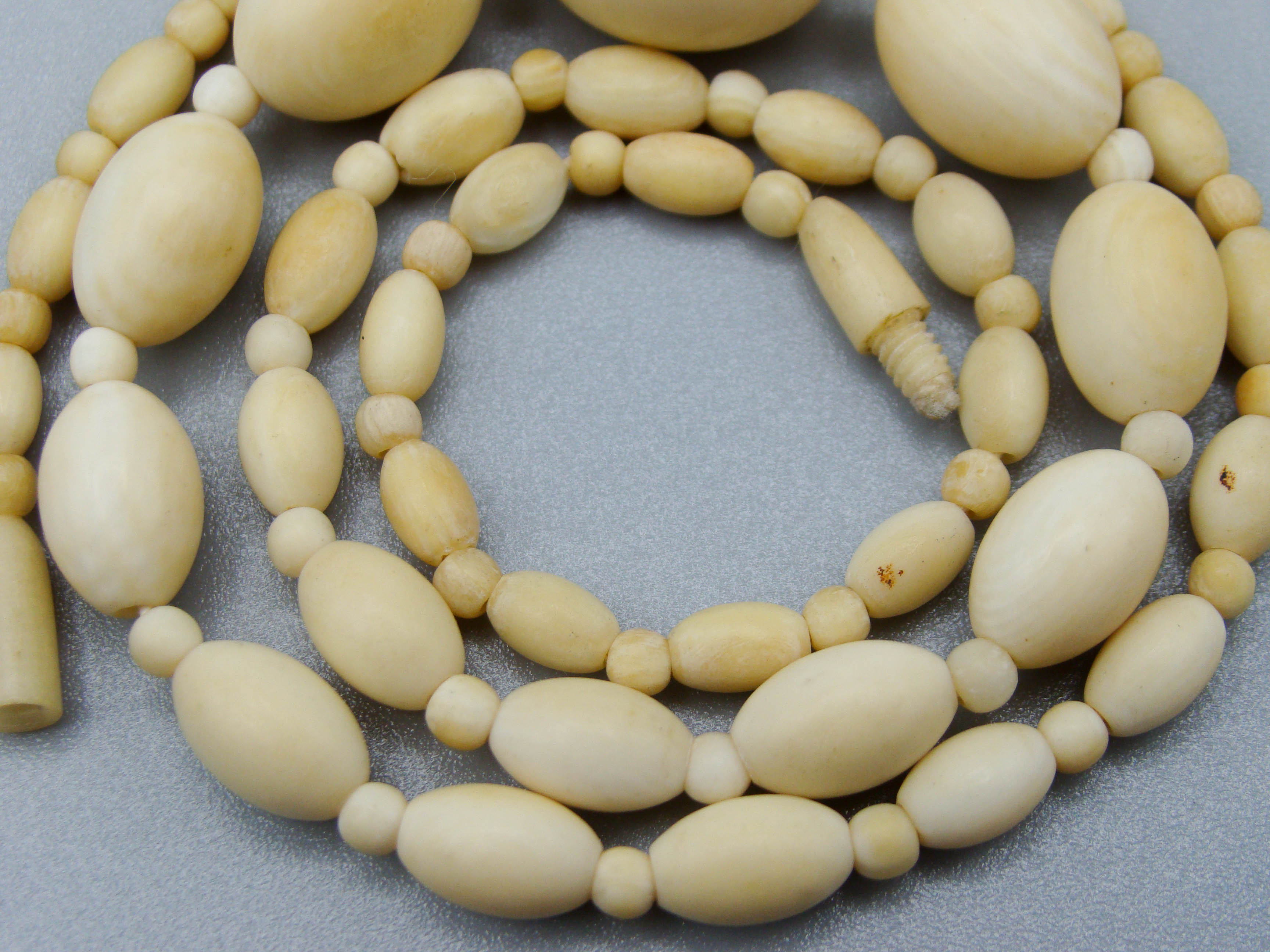 Antique Ivory, Natural Ivory, Ivory Necklace, Mediterranean Ivory, handcarved Ivory, Asien Ivory, Elephant Ivory