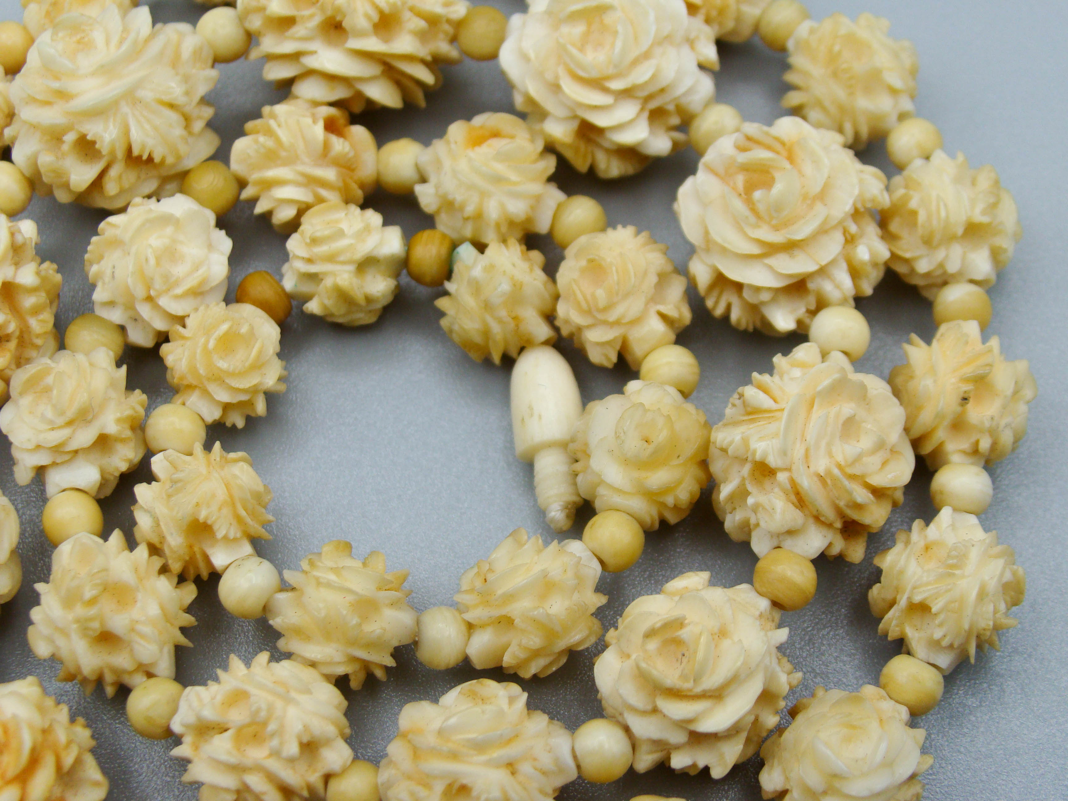 Antique Ivory, Natural Ivory, Ivory Necklace, Mediterranean Ivory, handcarved Ivory, Asien Ivory, Elephant Ivory, Ivory Chain