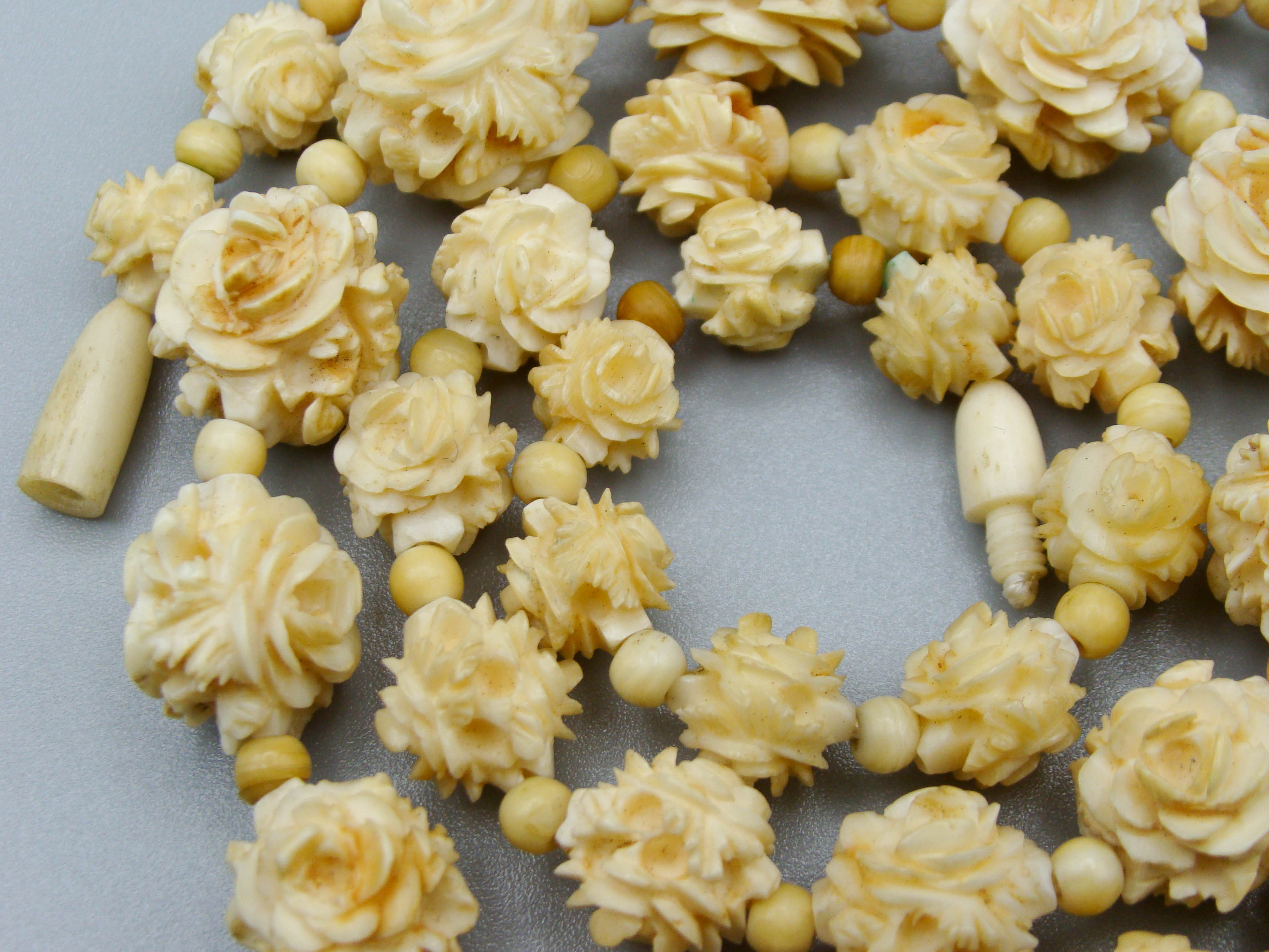 Antique Ivory, Natural Ivory, Ivory Necklace, Mediterranean Ivory, handcarved Ivory, Asien Ivory, Elephant Ivory, Ivory Chain