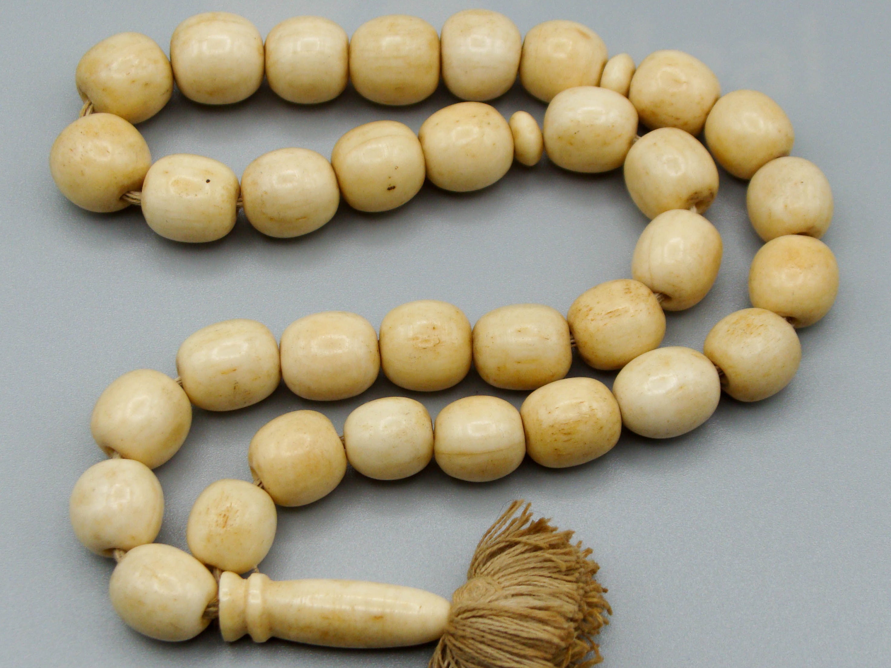 Antique Ivory, Natural Ivory, Mediterranean Ivory, handcarved Ivory, Asien Ivory, Elephant Ivory, Ivory Chain, Ivory necklace, Ivory Rosary, Rosary beads,  مسبحة, Masbaha, Muslim prayer beads