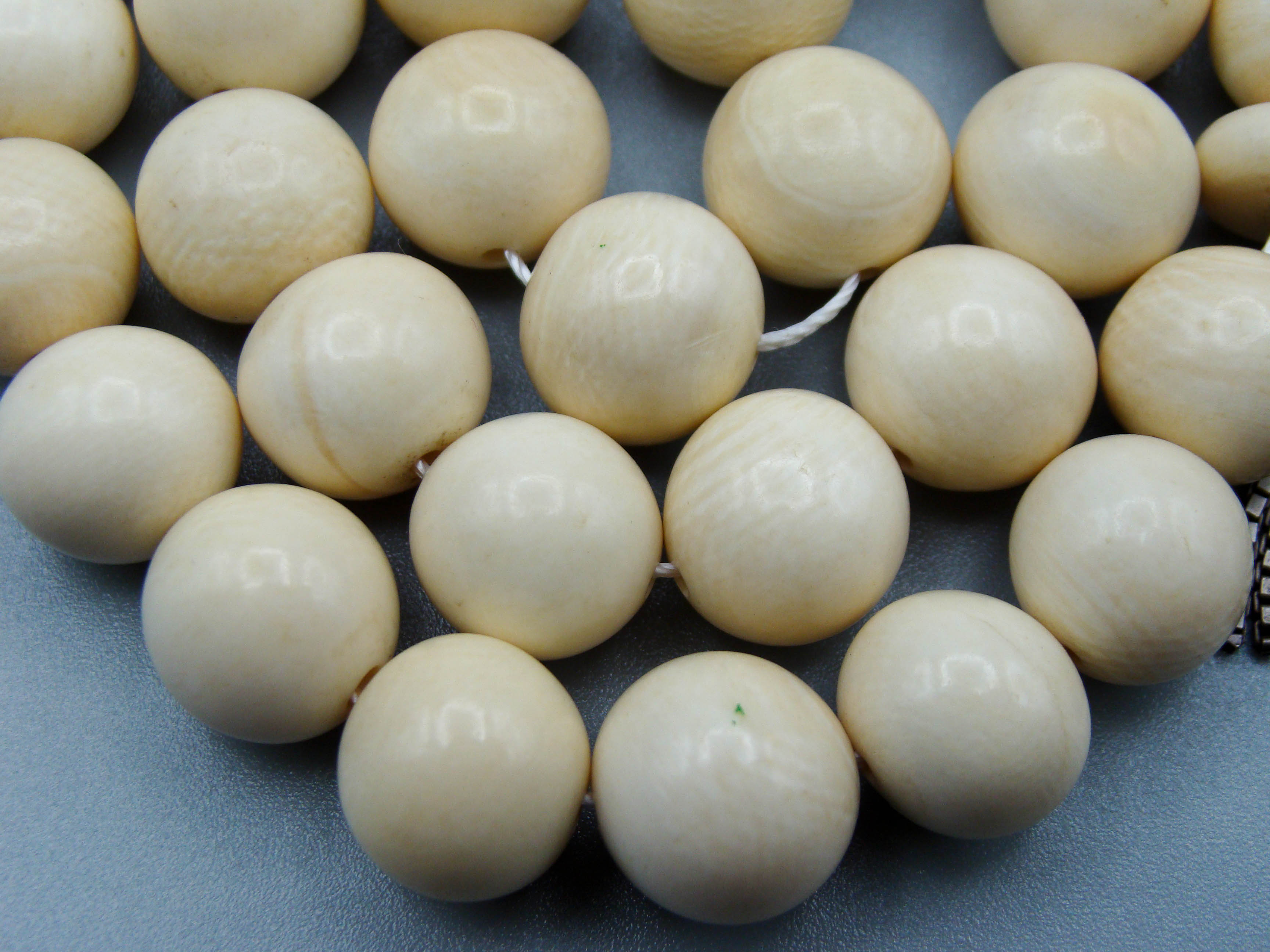 Antique Ivory, Natural Ivory, Mediterranean Ivory, handcarved Ivory, Asien Ivory, Elephant Ivory, Ivory Chain, Ivory necklace, Ivory Rosary, Rosary beads,  مسبحة, Masbaha, Muslim prayer beads, Sterling Silver