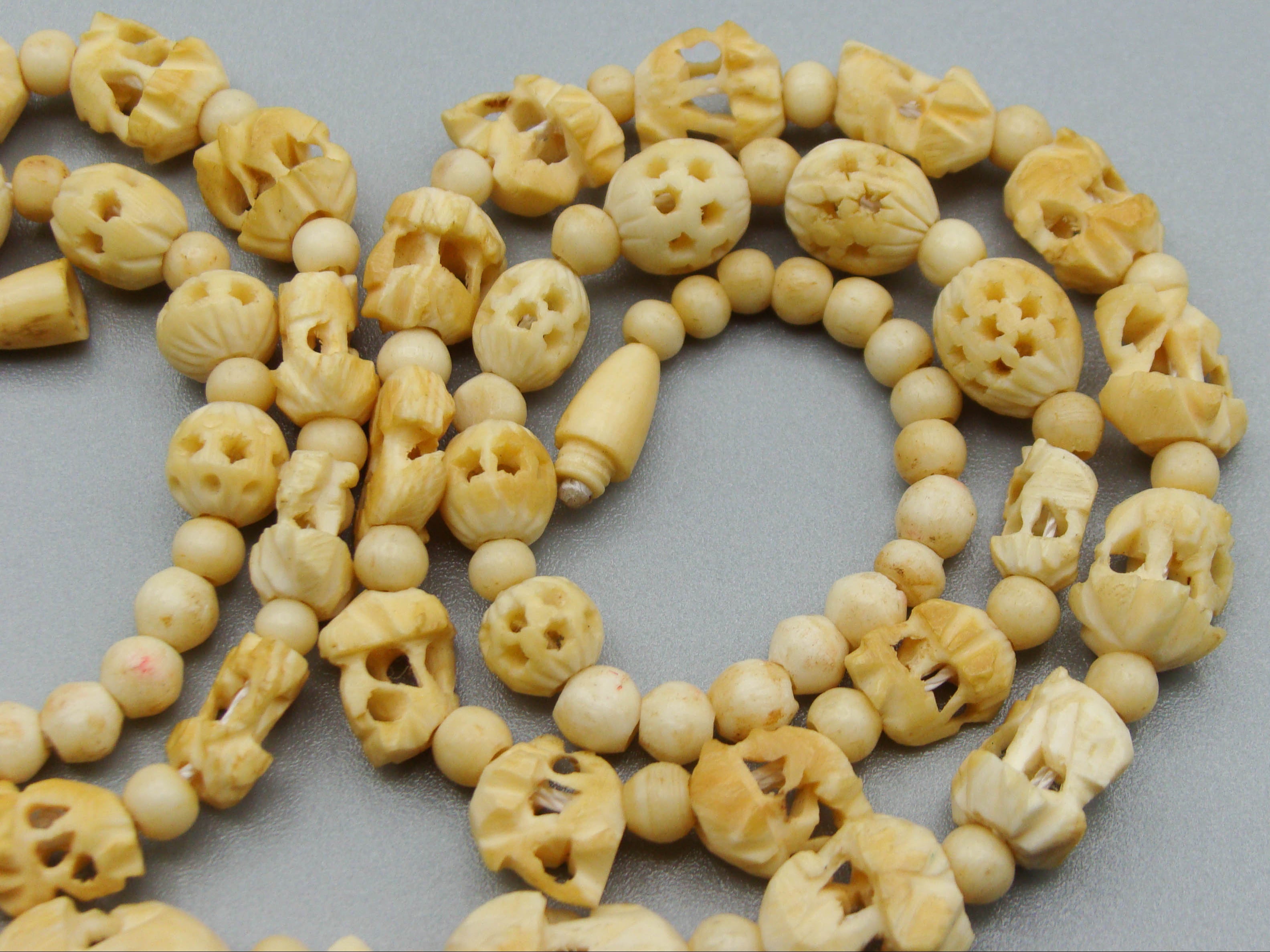 Antique Ivory, Natural Ivory, Ivory Necklace, Mediterranean Ivory, handcarved Ivory, Asien Ivory, Elephant Ivory, Ivory Chain, Ivory Pendant