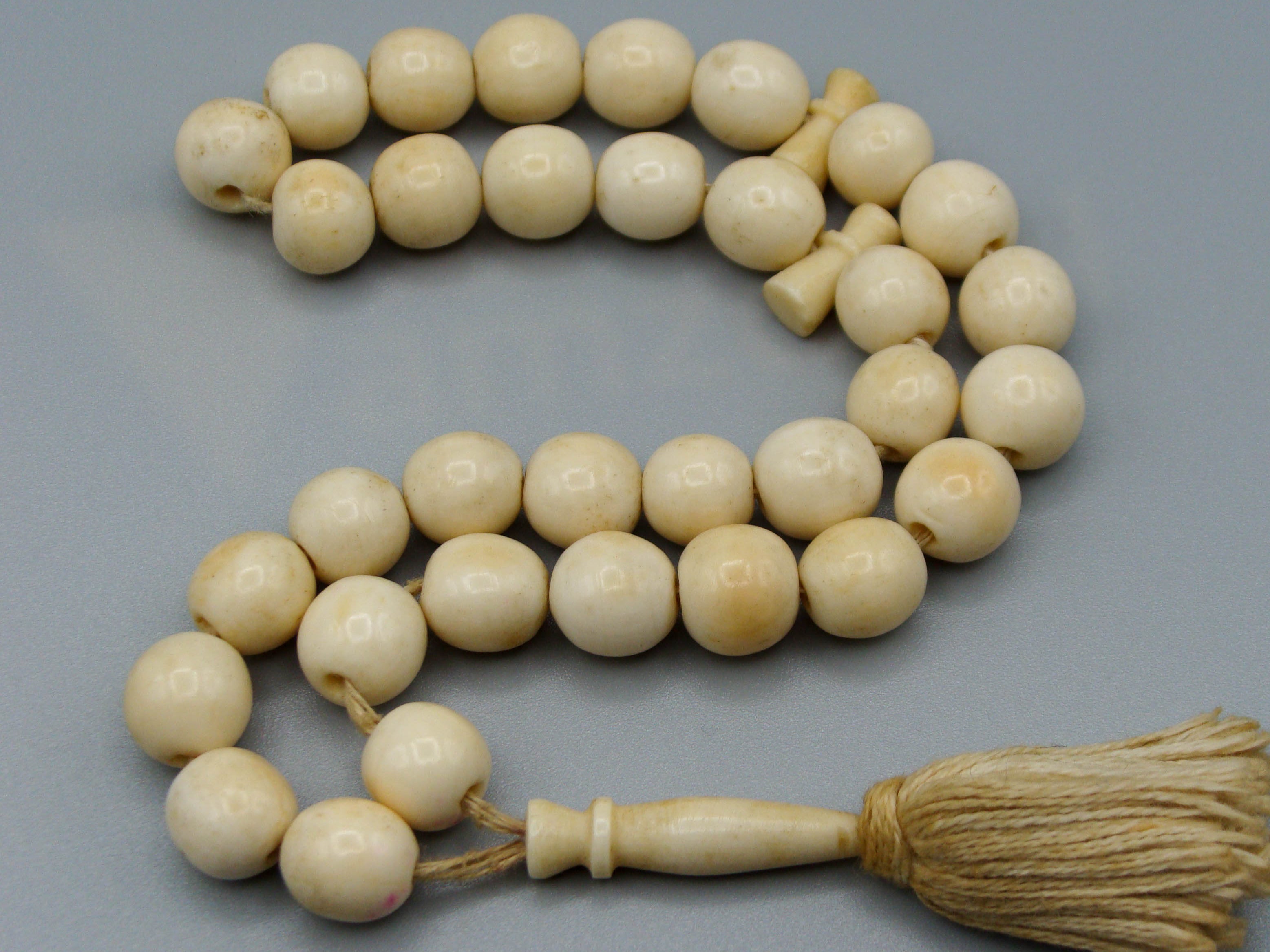 Antique Ivory, Natural Ivory, Mediterranean Ivory, handcarved Ivory, Asien Ivory, Elephant Ivory, Ivory Chain, Ivory necklace, Ivory Rosary, Rosary beads,  مسبحة, Masbaha, Muslim prayer beads