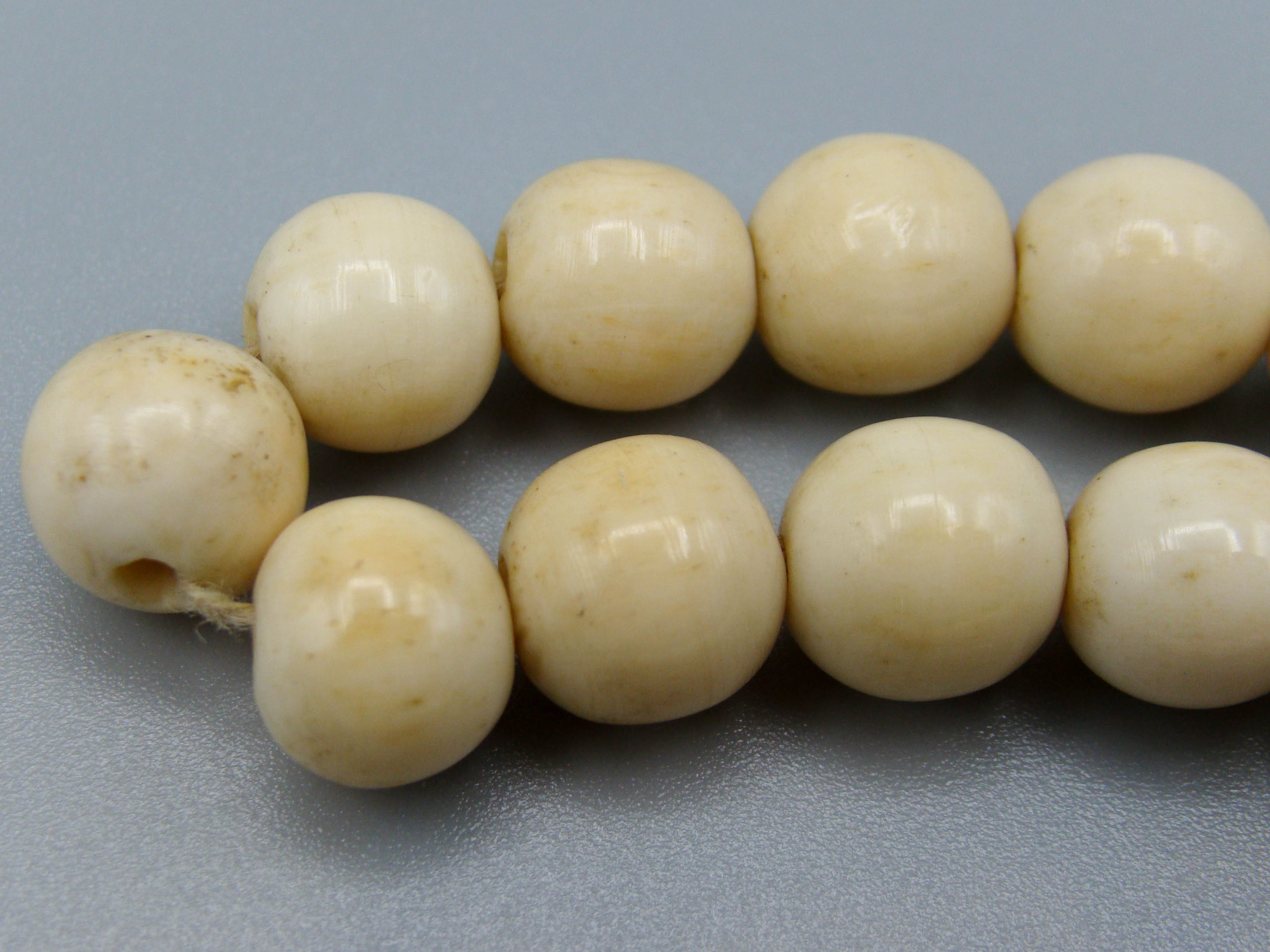Antique Ivory, Natural Ivory, Mediterranean Ivory, handcarved Ivory, Asien Ivory, Elephant Ivory, Ivory Chain, Ivory necklace, Ivory Rosary, Rosary beads,  مسبحة, Masbaha, Muslim prayer beads