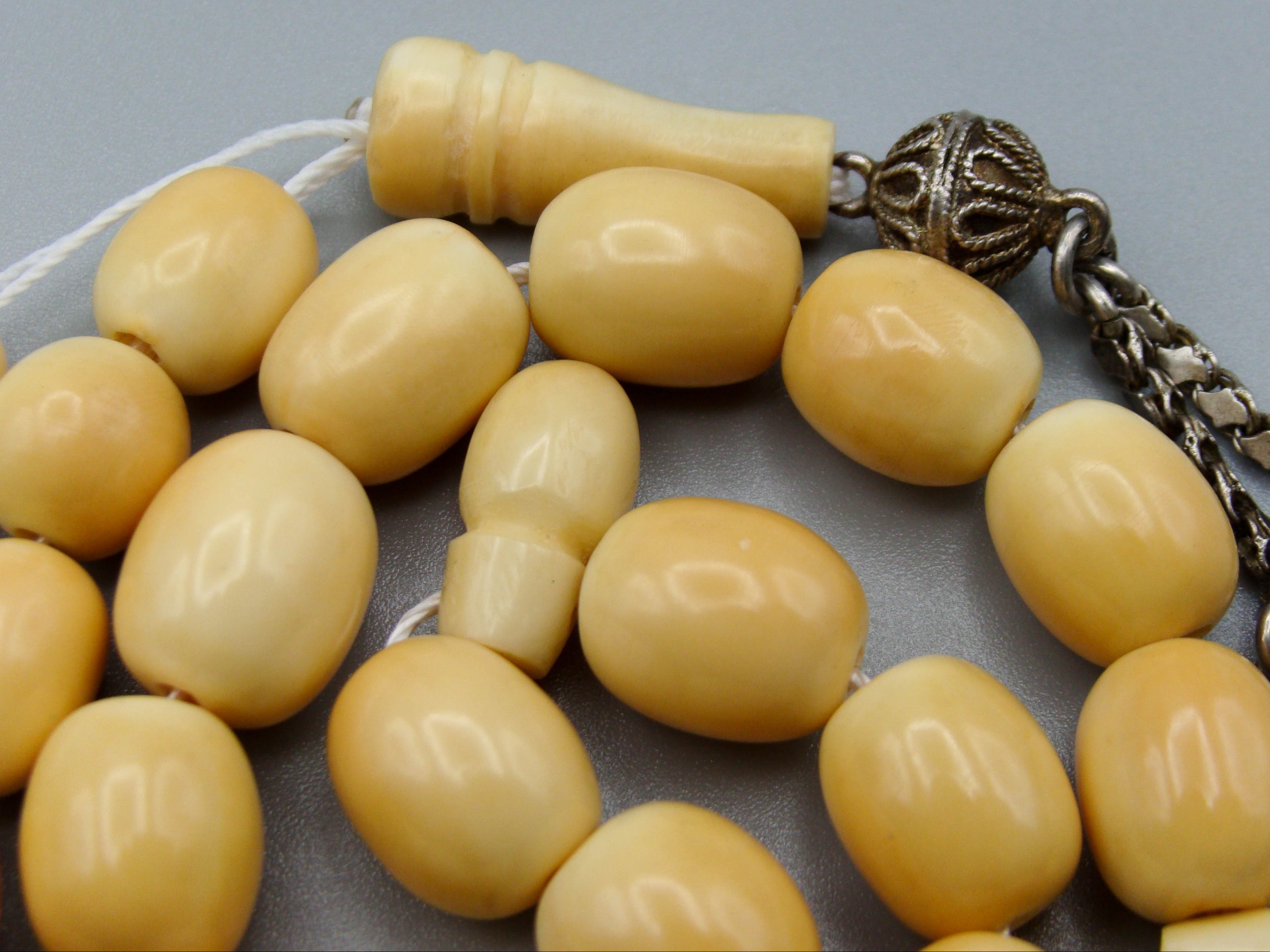 Antique Ivory, Natural Ivory, Mediterranean Ivory, handcarved Ivory, Asien Ivory, Elephant Ivory, Ivory Chain, Ivory necklace, Ivory Rosary, Rosary beads,  مسبحة, Masbaha, Muslim prayer beads, Sterling Silver