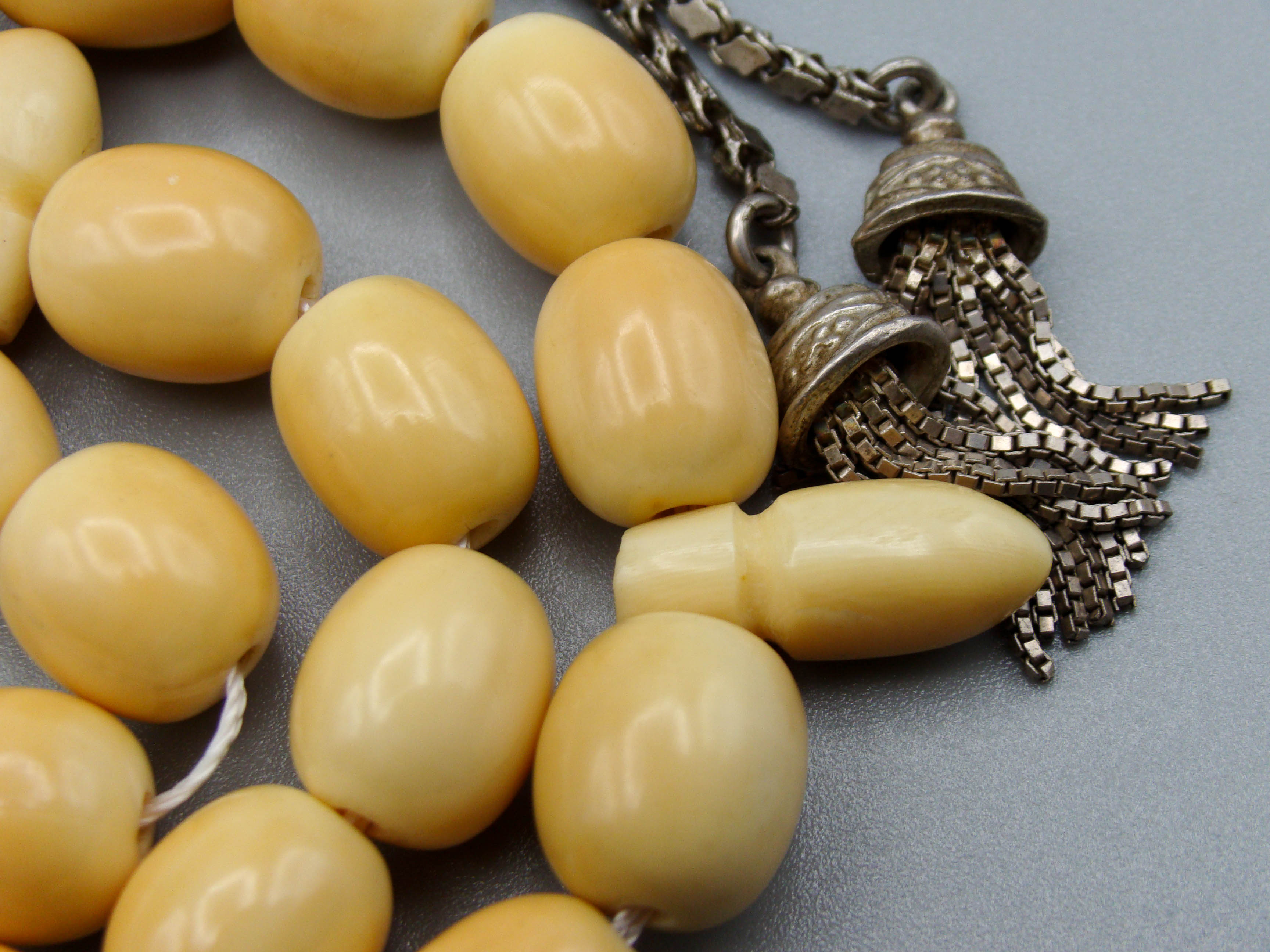 Antique Ivory, Natural Ivory, Mediterranean Ivory, handcarved Ivory, Asien Ivory, Elephant Ivory, Ivory Chain, Ivory necklace, Ivory Rosary, Rosary beads,  مسبحة, Masbaha, Muslim prayer beads, Sterling Silver