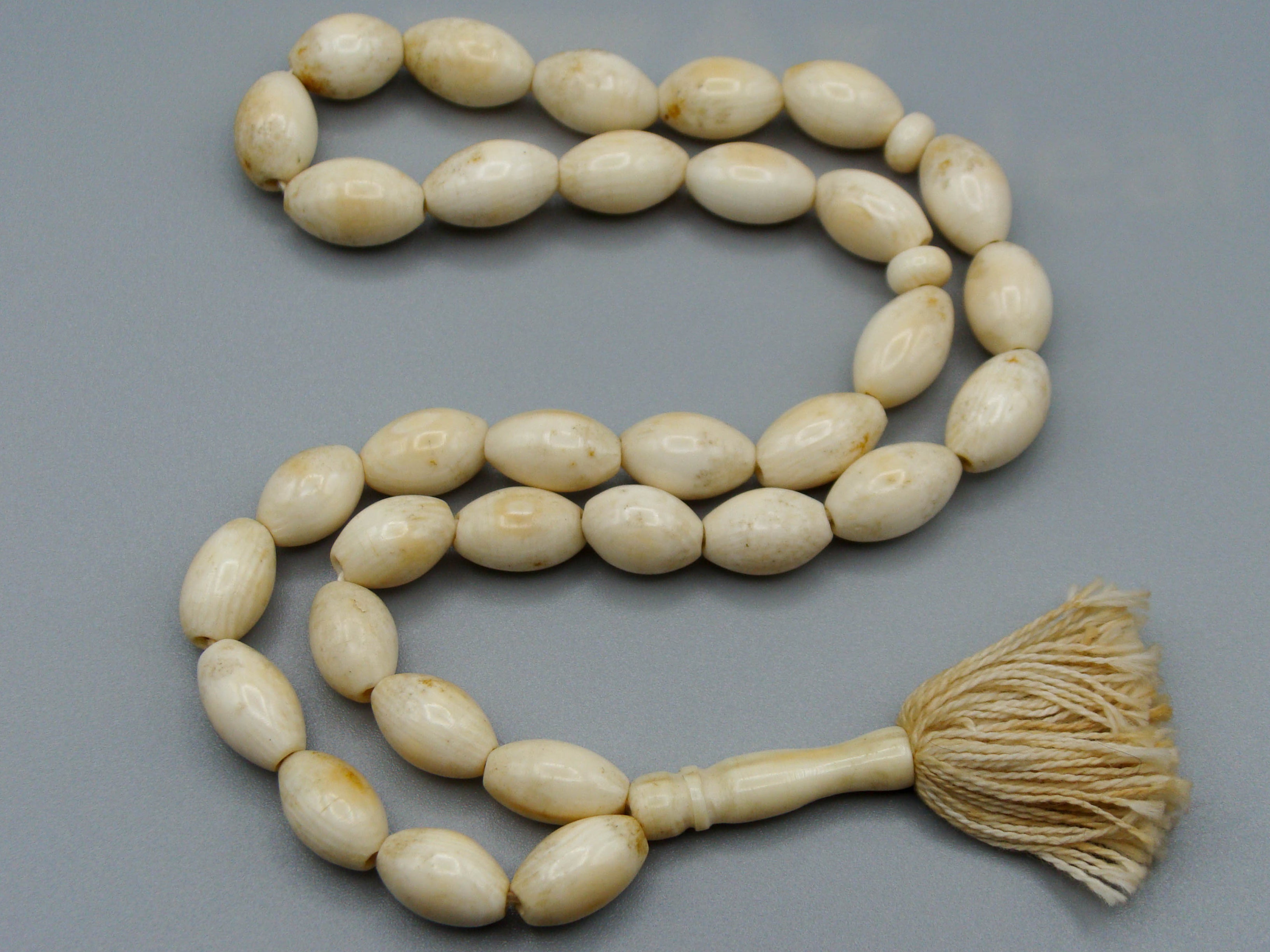 Antique Ivory, Natural Ivory, Mediterranean Ivory, handcarved Ivory, Asien Ivory, Elephant Ivory, Ivory Chain, Ivory necklace, Ivory Rosary, Rosary beads,  مسبحة, Masbaha, Muslim prayer beads