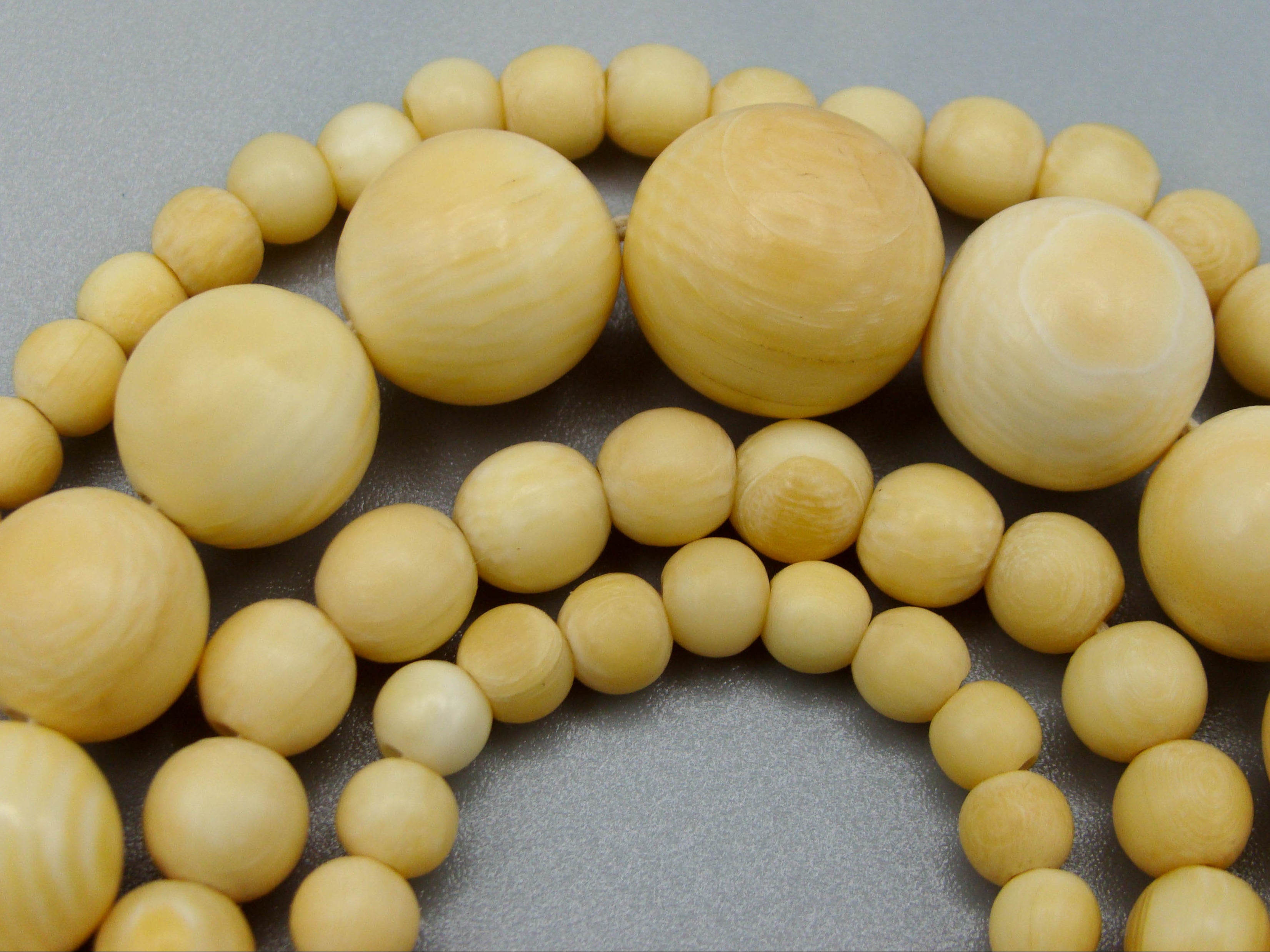 Antique Ivory, Natural Ivory, Ivory Necklace, Mediterranean Ivory, handcarved Ivory, Asien Ivory, Elephant Ivory, Ivory Chain