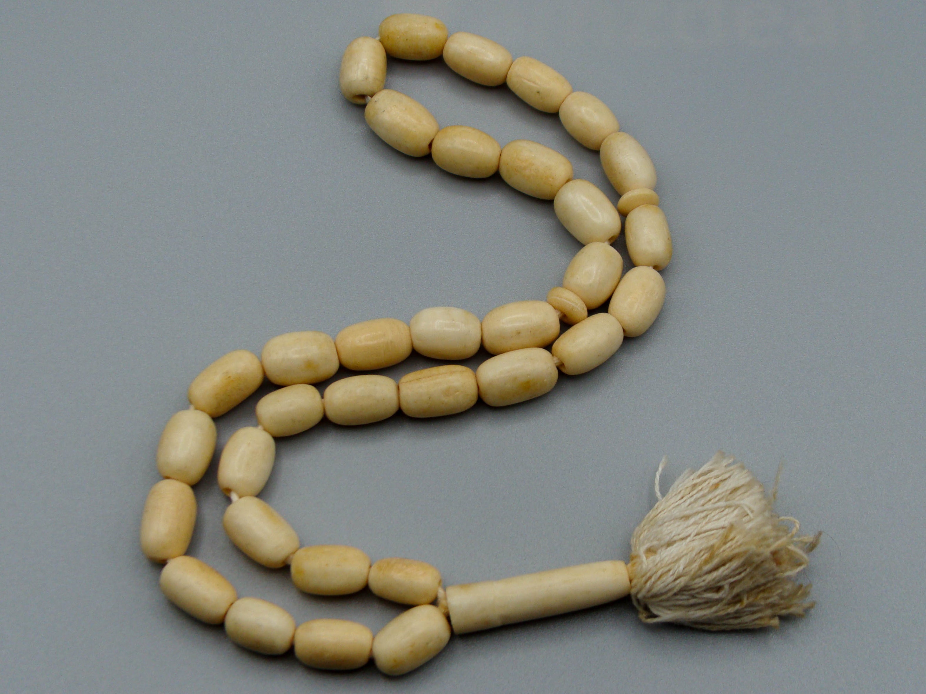 Antique Ivory, Natural Ivory, Mediterranean Ivory, handcarved Ivory, Asien Ivory, Elephant Ivory, Ivory Chain, Ivory necklace, Ivory Rosary, Rosary beads,  مسبحة, Masbaha, Muslim prayer beads