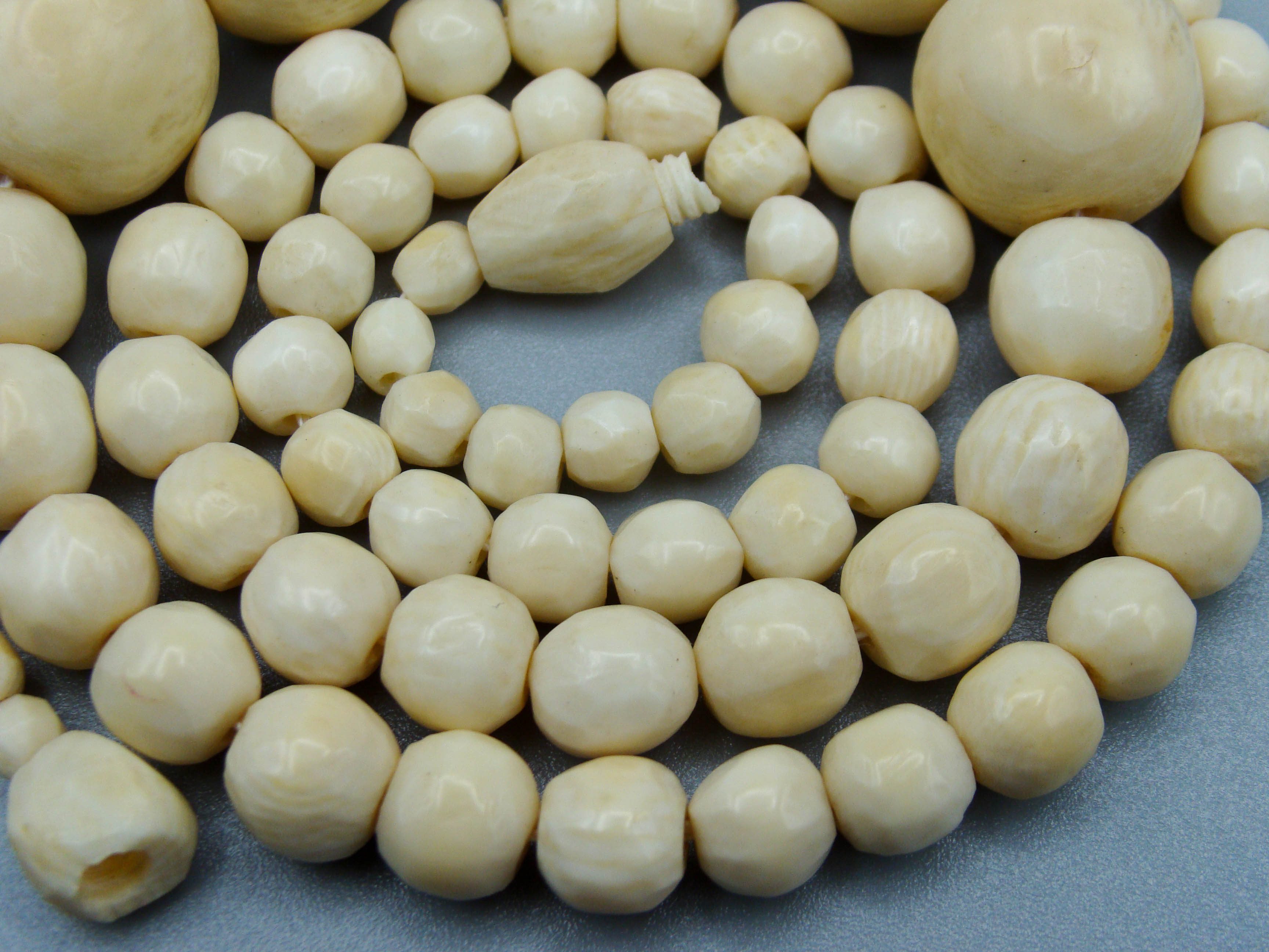 Antique Ivory, Natural Ivory, Ivory Necklace, Mediterranean Ivory, handcarved Ivory, Asien Ivory, Elephant Ivory, Ivory Chain