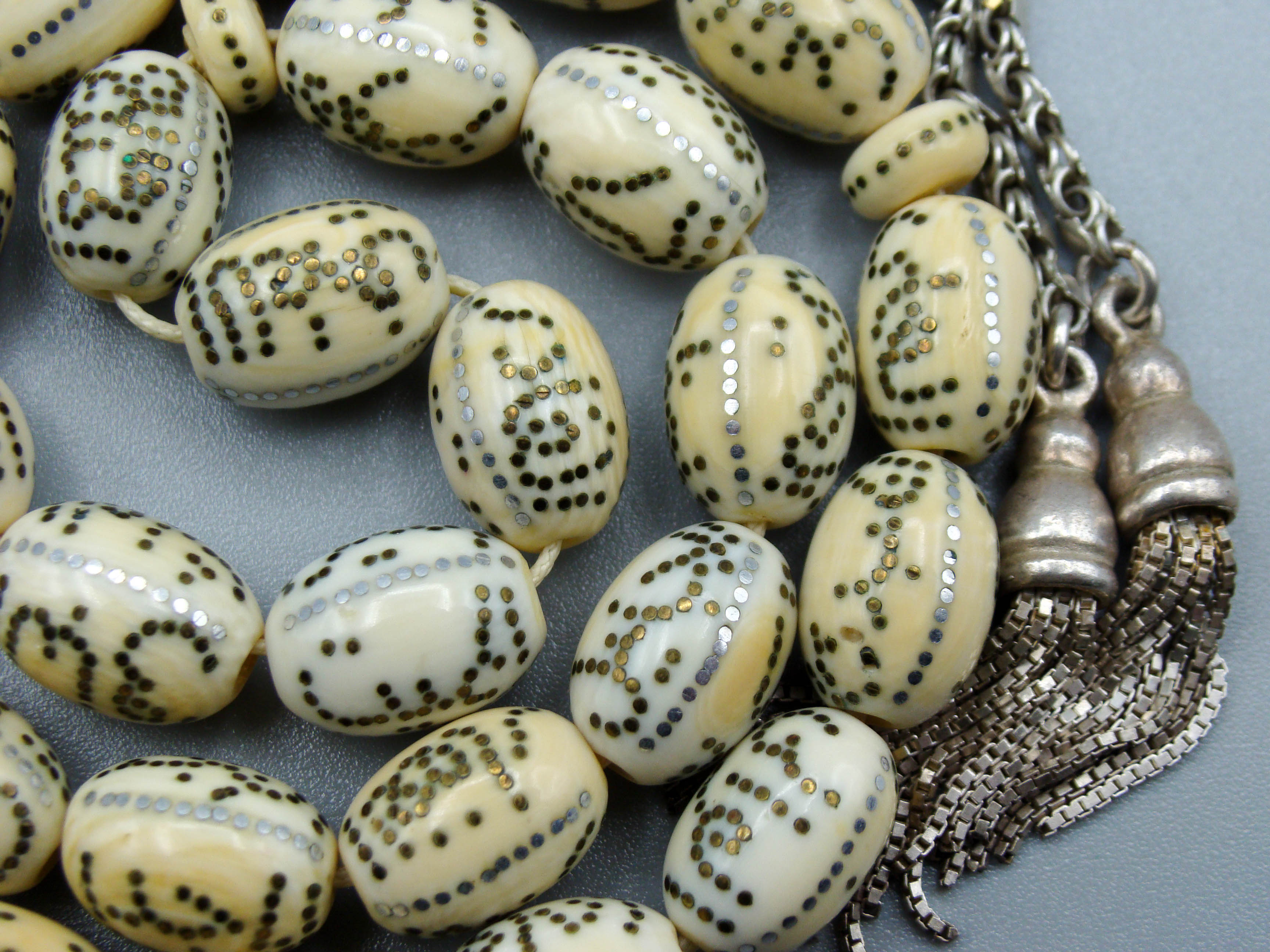 Antique Ivory, Natural Ivory, Mediterranean Ivory, handcarved Ivory, Asien Ivory, Elephant Ivory, Ivory Chain, Ivory necklace, Ivory Rosary, Rosary beads,  مسبحة, Masbaha, Muslim prayer beads, Sterling Silver