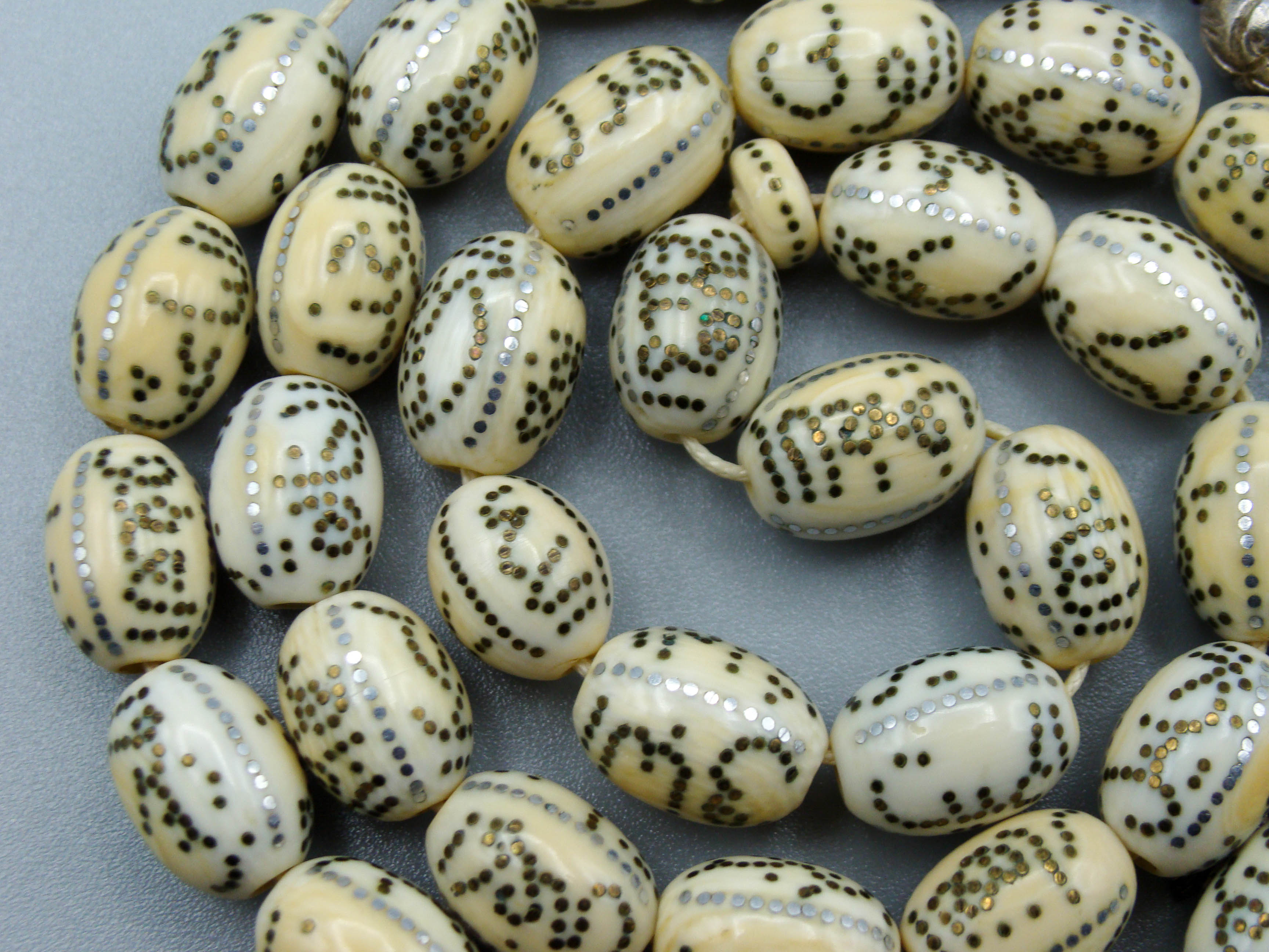 Antique Ivory, Natural Ivory, Mediterranean Ivory, handcarved Ivory, Asien Ivory, Elephant Ivory, Ivory Chain, Ivory necklace, Ivory Rosary, Rosary beads,  مسبحة, Masbaha, Muslim prayer beads, Sterling Silver