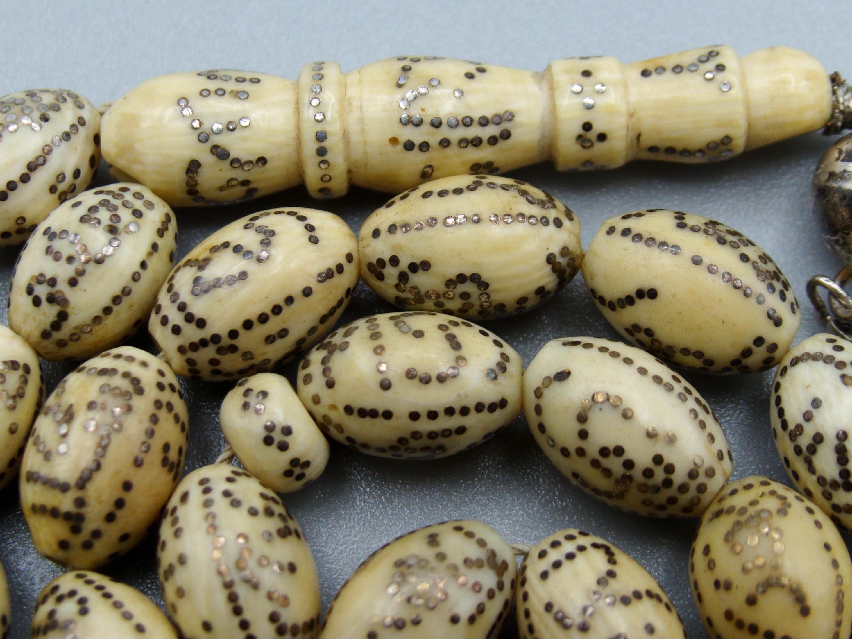 Antique Ivory, Natural Ivory, Mediterranean Ivory, handcarved Ivory, Asien Ivory, Elephant Ivory, Ivory Chain, Ivory necklace, Ivory Rosary, Rosary beads,  مسبحة, Masbaha, Muslim prayer beads, Sterling Silver