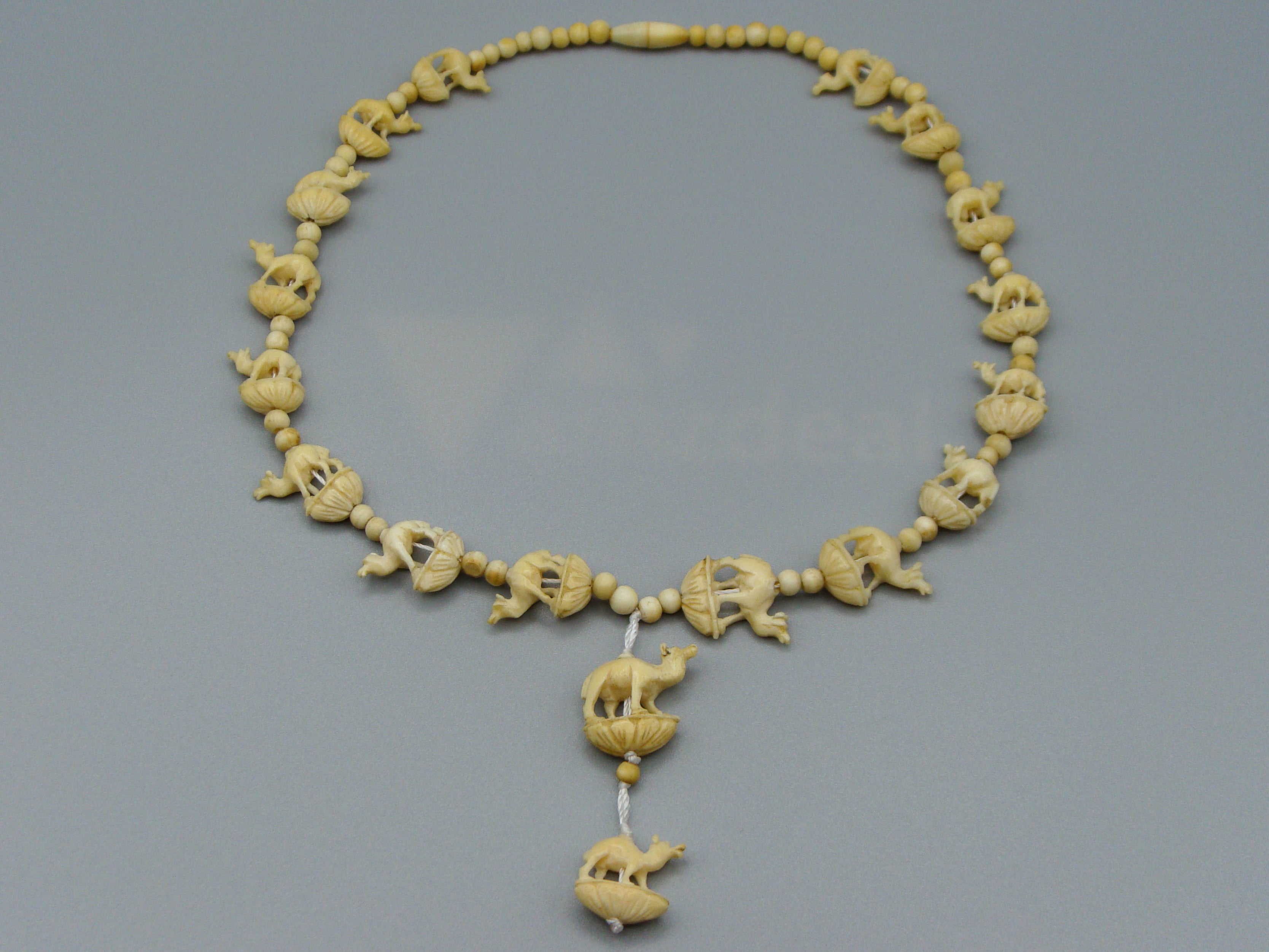 Antique Ivory, Natural Ivory, Ivory Necklace, Mediterranean Ivory, handcarved Ivory, Asien Ivory, Elephant Ivory, Ivory Chain