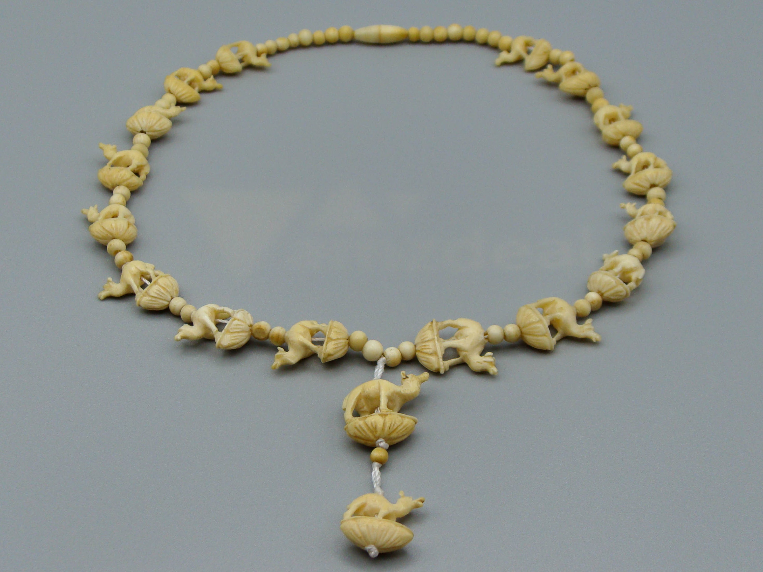 Antique Ivory, Natural Ivory, Ivory Necklace, Mediterranean Ivory, handcarved Ivory, Asien Ivory, Elephant Ivory, Ivory Chain