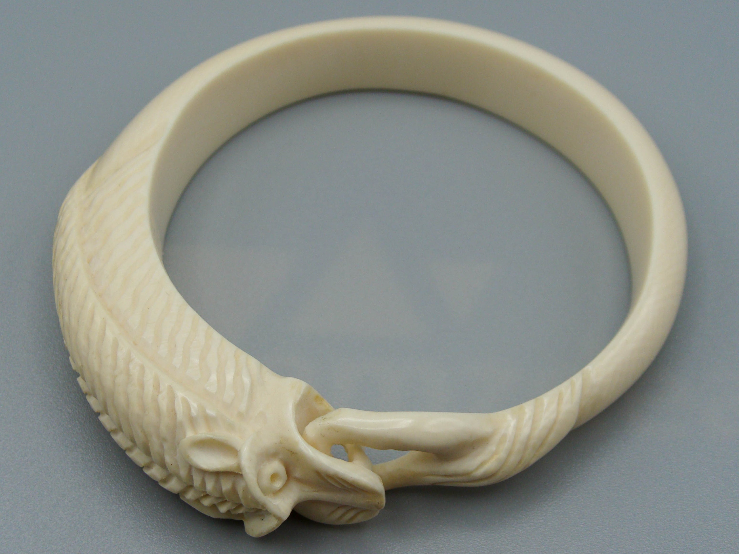 Antique Ivory, Natural Ivory, Ivory Bracelet, Mediterranean Ivory, handcarved Ivory, Asien Ivory, Elephant Ivory