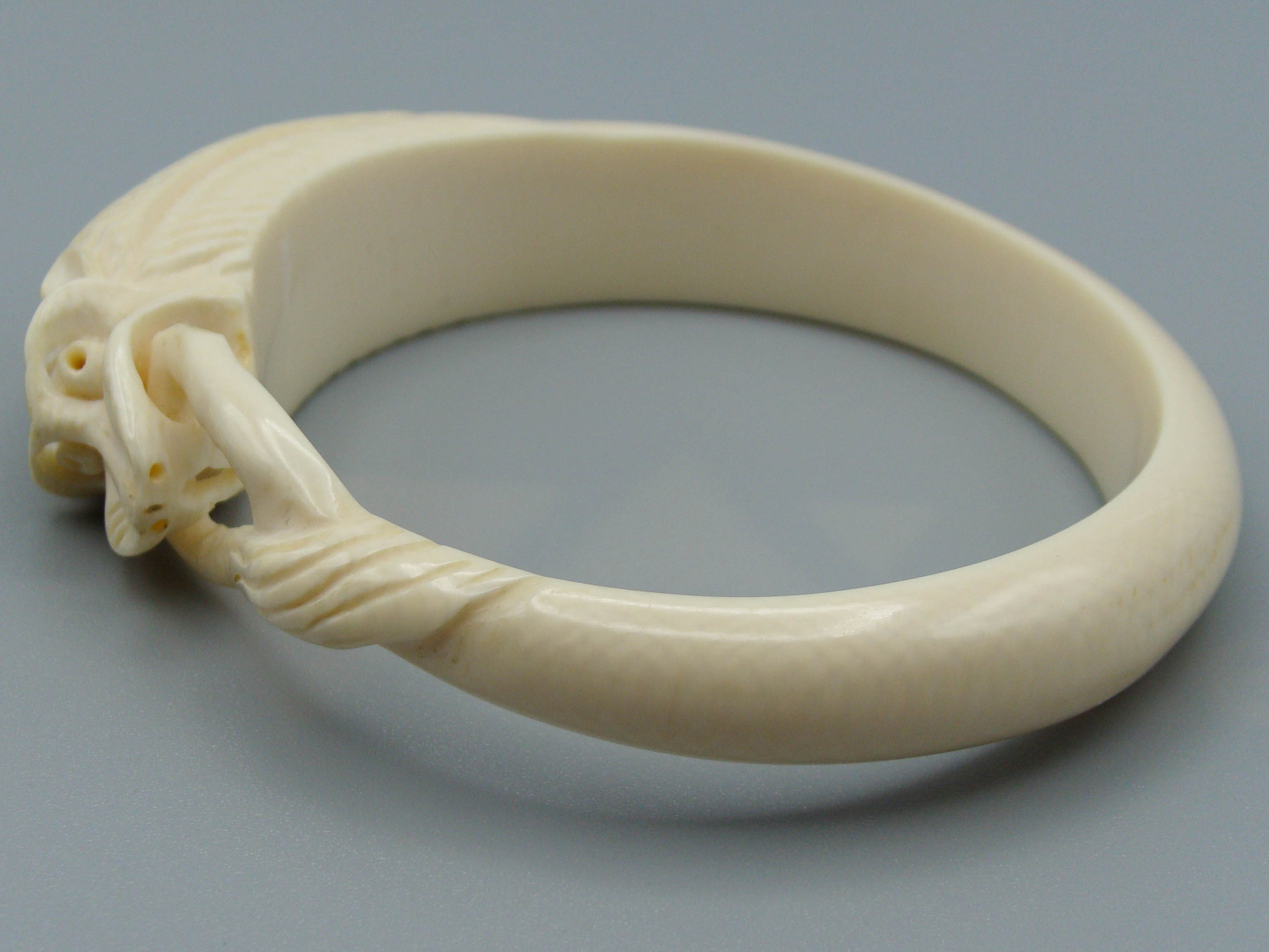 Antique Ivory, Natural Ivory, Ivory Bracelet, Mediterranean Ivory, handcarved Ivory, Asien Ivory, Elephant Ivory