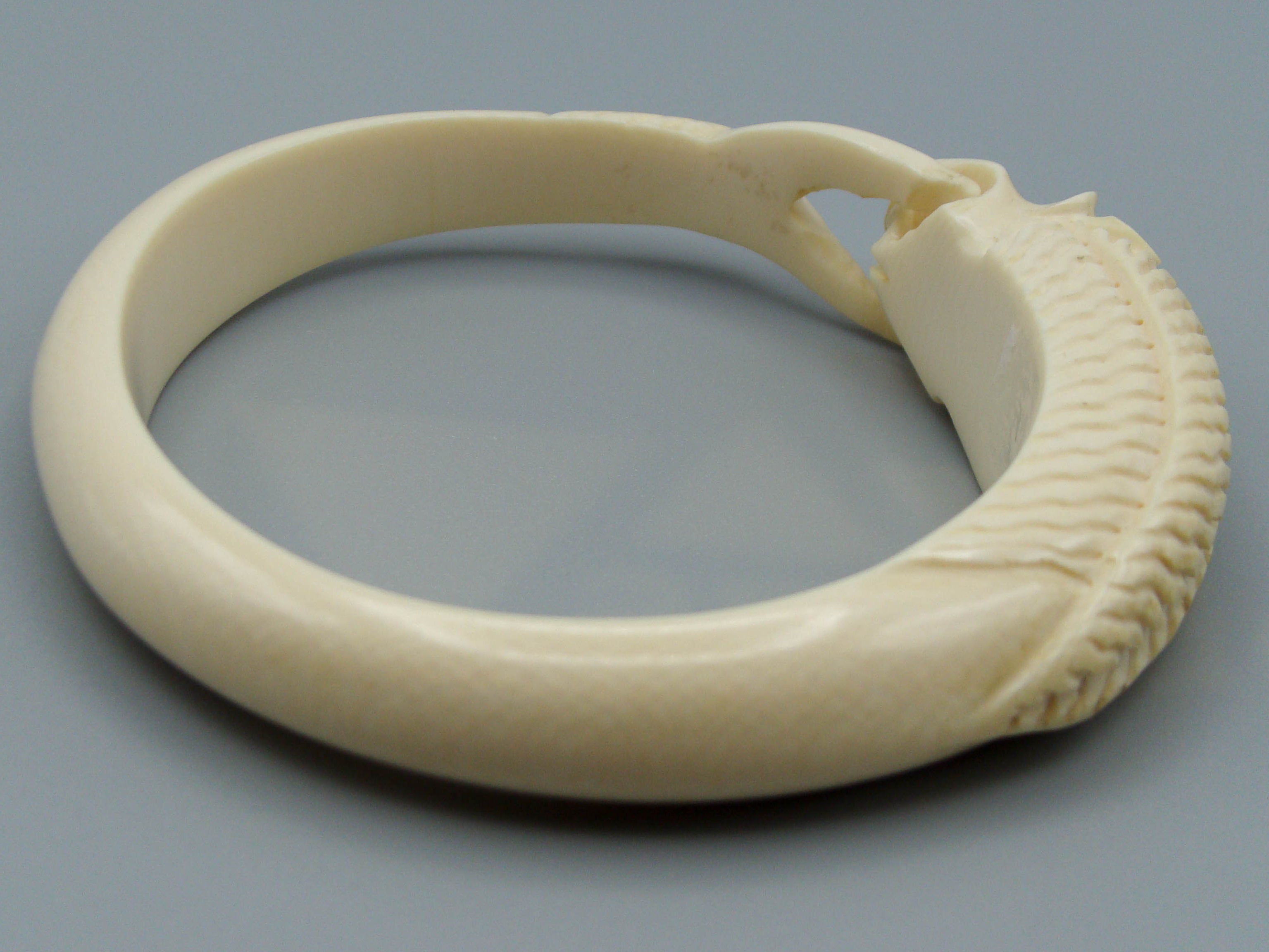 Antique Ivory, Natural Ivory, Ivory Bracelet, Mediterranean Ivory, handcarved Ivory, Asien Ivory, Elephant Ivory