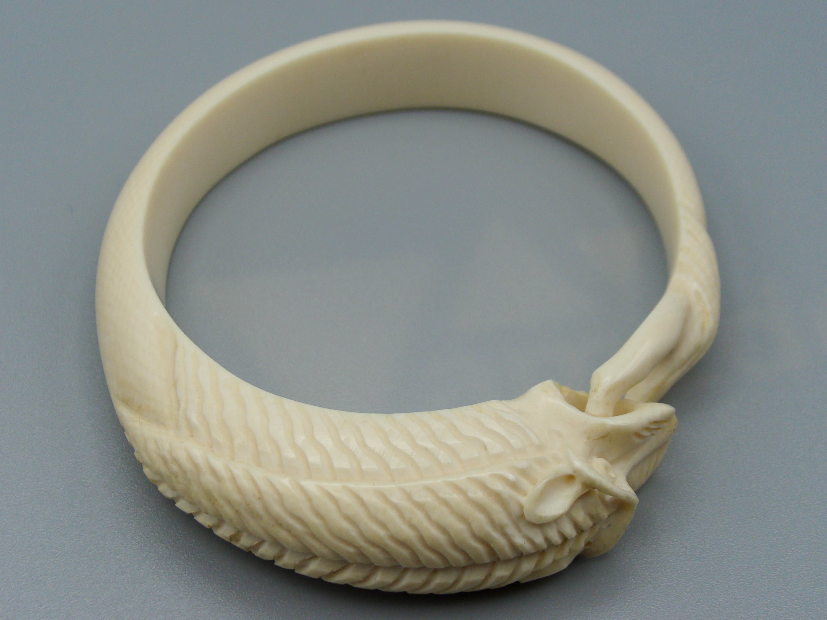 Antique Ivory, Natural Ivory, Ivory Bracelet, Mediterranean Ivory, handcarved Ivory, Asien Ivory, Elephant Ivory