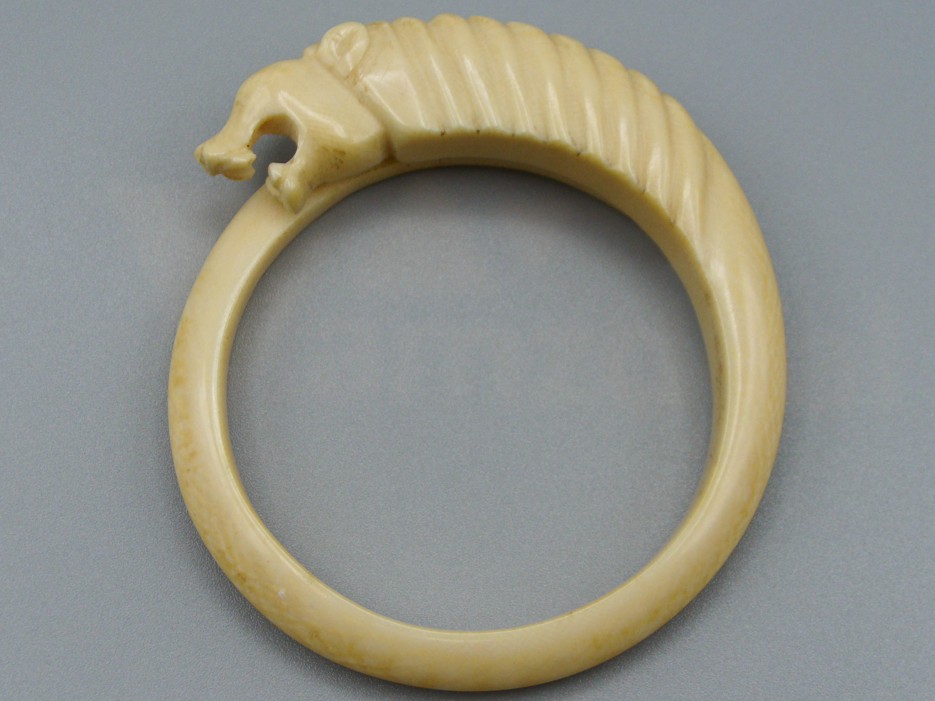 Antique Ivory, Natural Ivory, Ivory Bracelet, Mediterranean Ivory, handcarved Ivory, Asien Ivory, Elephant Ivory