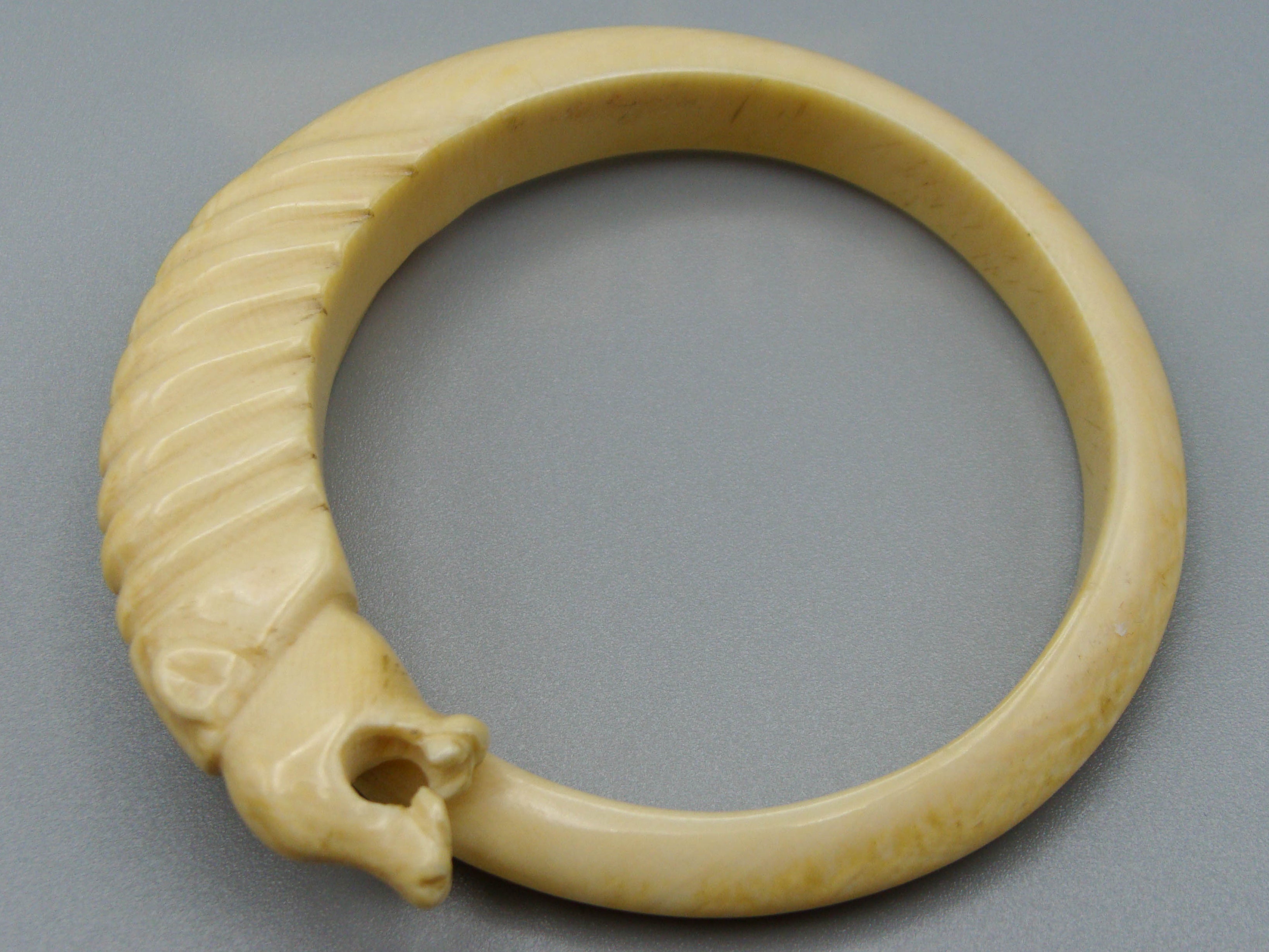 Antique Ivory, Natural Ivory, Ivory Bracelet, Mediterranean Ivory, handcarved Ivory, Asien Ivory, Elephant Ivory