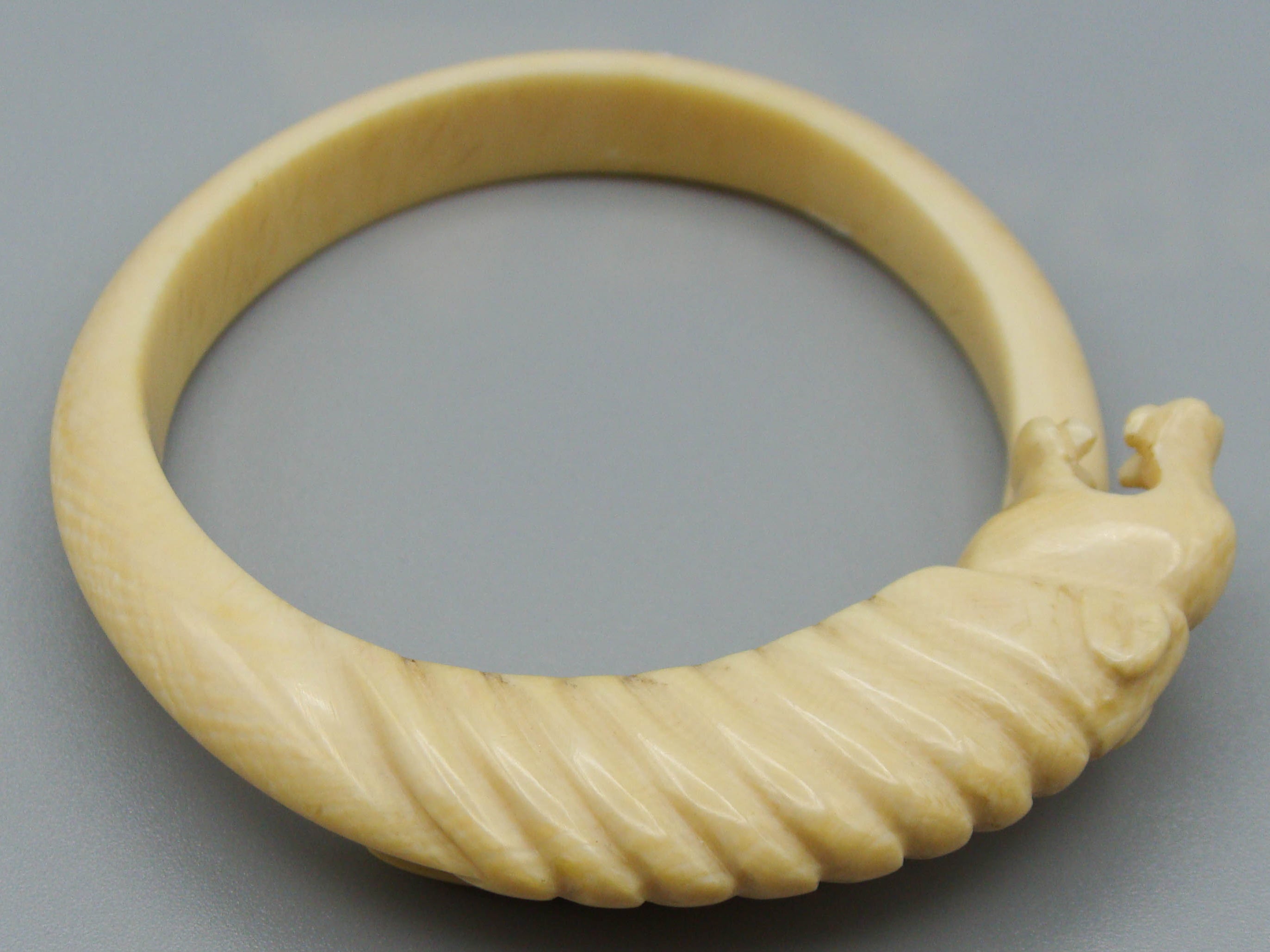 Antique Ivory, Natural Ivory, Ivory Bracelet, Mediterranean Ivory, handcarved Ivory, Asien Ivory, Elephant Ivory