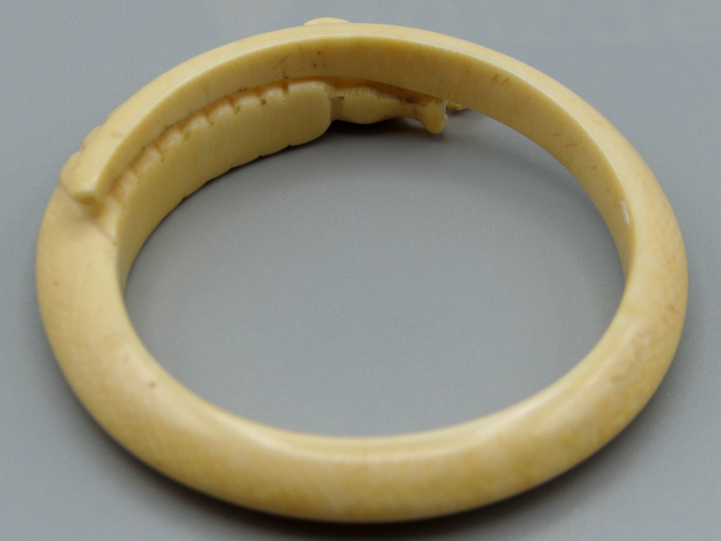 Antique Ivory, Natural Ivory, Ivory Bracelet, Mediterranean Ivory, handcarved Ivory, Asien Ivory, Elephant Ivory