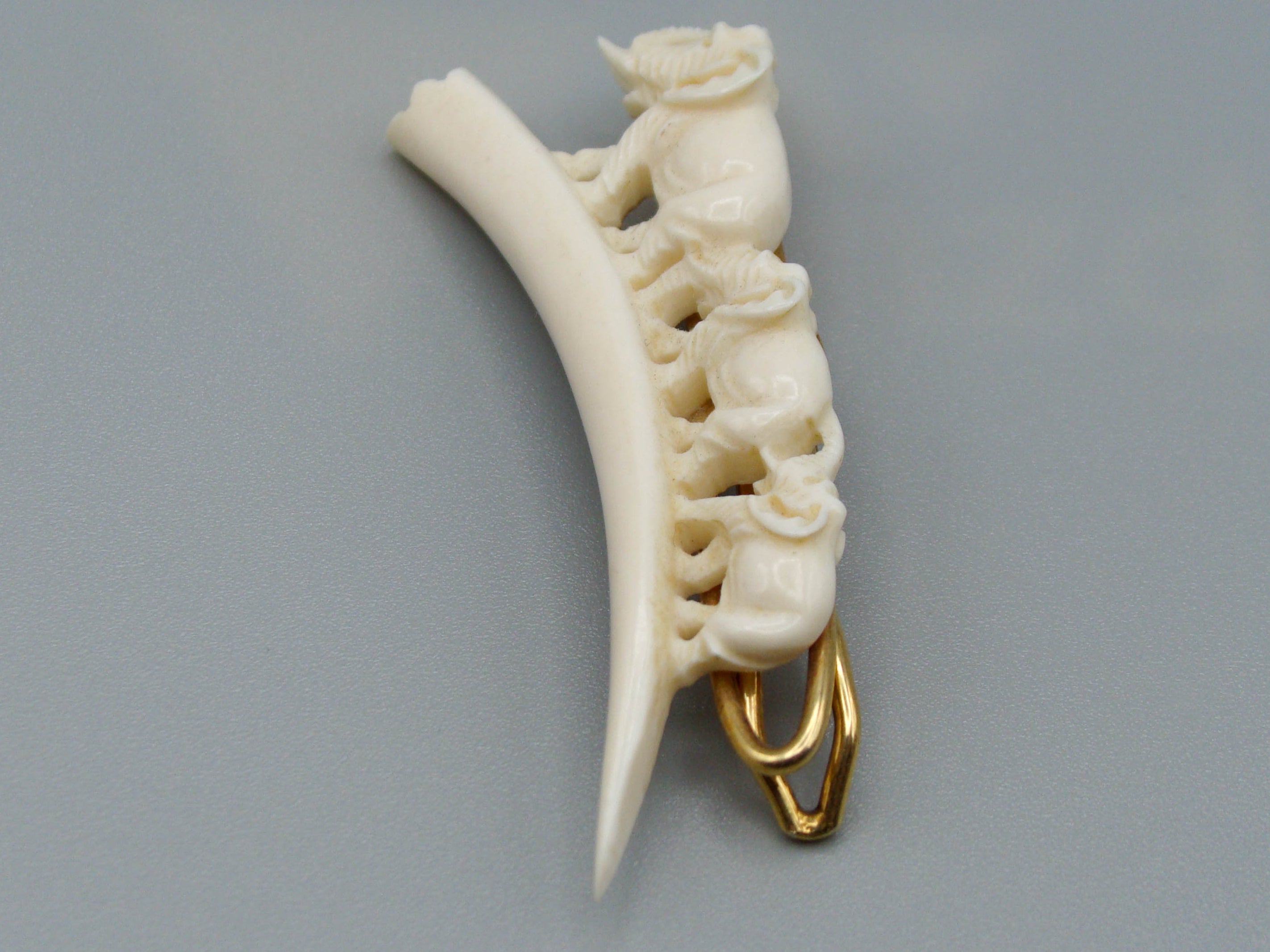 Antique Ivory, Natural Ivory, Ivory neck tie, Ivory cravat, Mediterranean Ivory, handcarved Ivory, Asien Ivory, Elephant Ivory