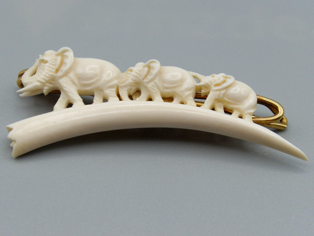 Antique Ivory, Natural Ivory, Ivory neck tie, Ivory cravat, Mediterranean Ivory, handcarved Ivory, Asien Ivory, Elephant Ivory