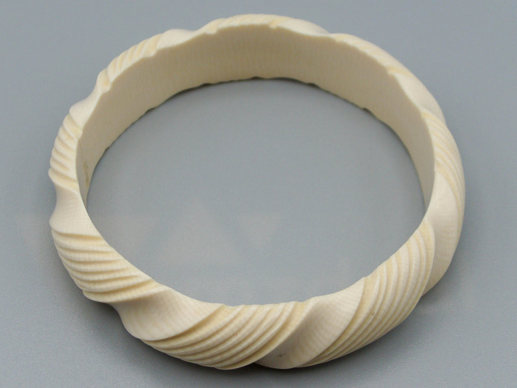 Antique Ivory, Natural Ivory, Ivory Bracelet, Mediterranean Ivory, handcarved Ivory, Asien Ivory, Elephant Ivory