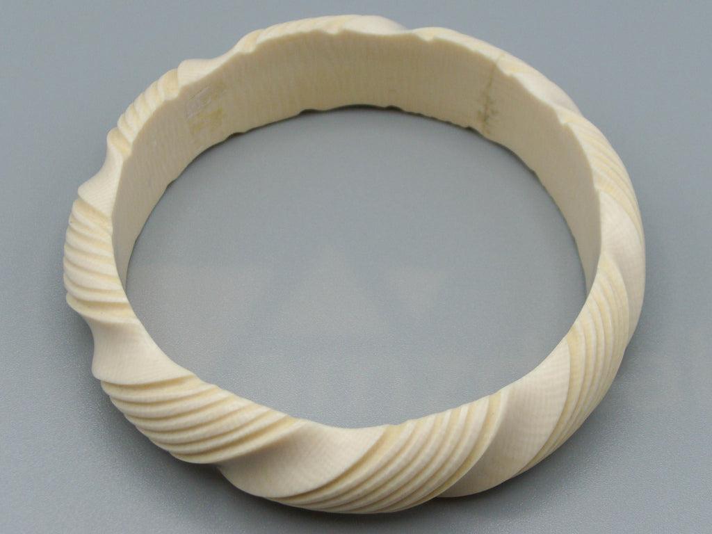 Antique Ivory, Natural Ivory, Ivory Bracelet, Mediterranean Ivory, handcarved Ivory, Asien Ivory, Elephant Ivory